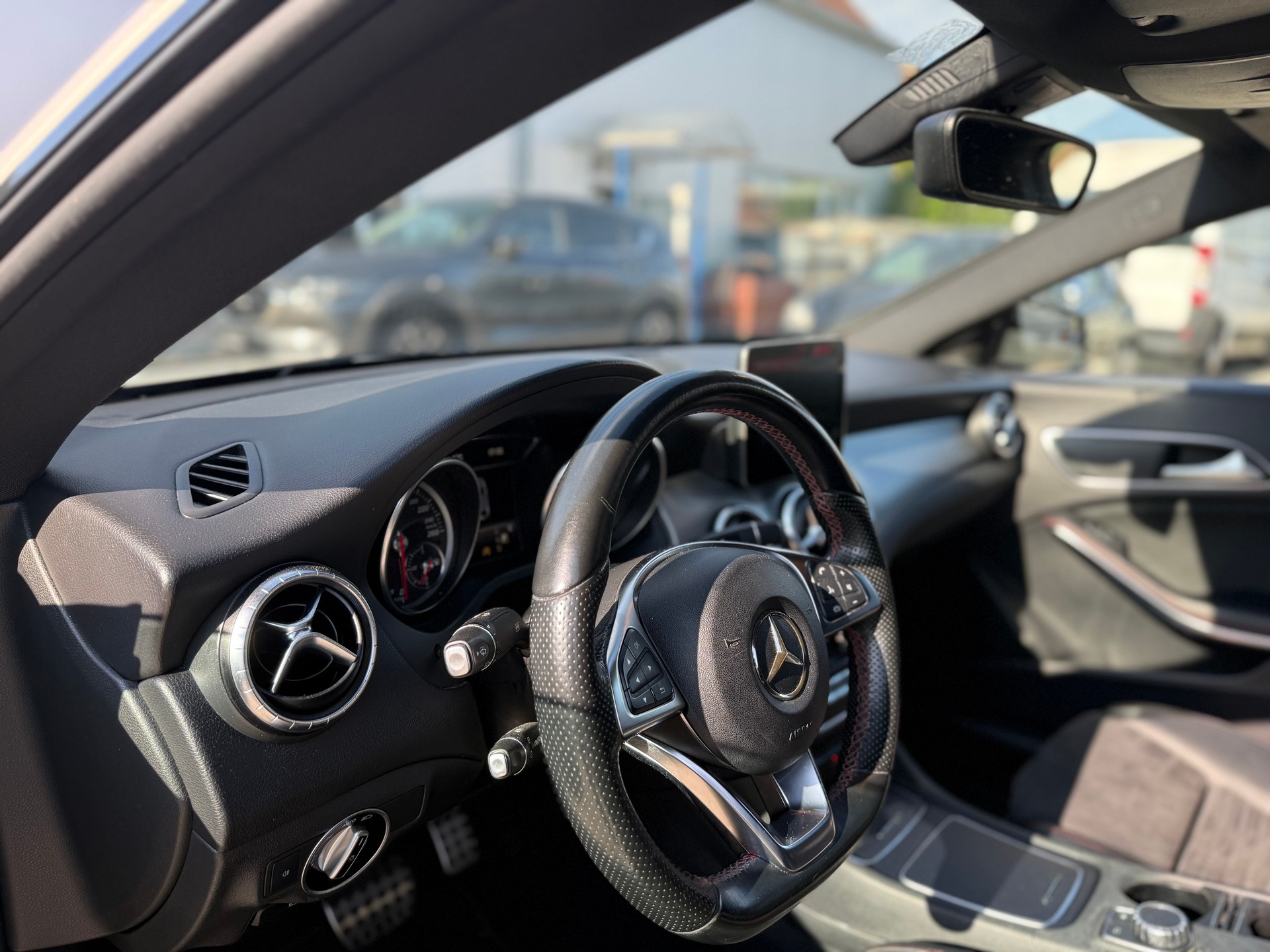 MERCEDES-BENZ CLA 220 d AMG Line 4Matic 7G-DCT-image-26
