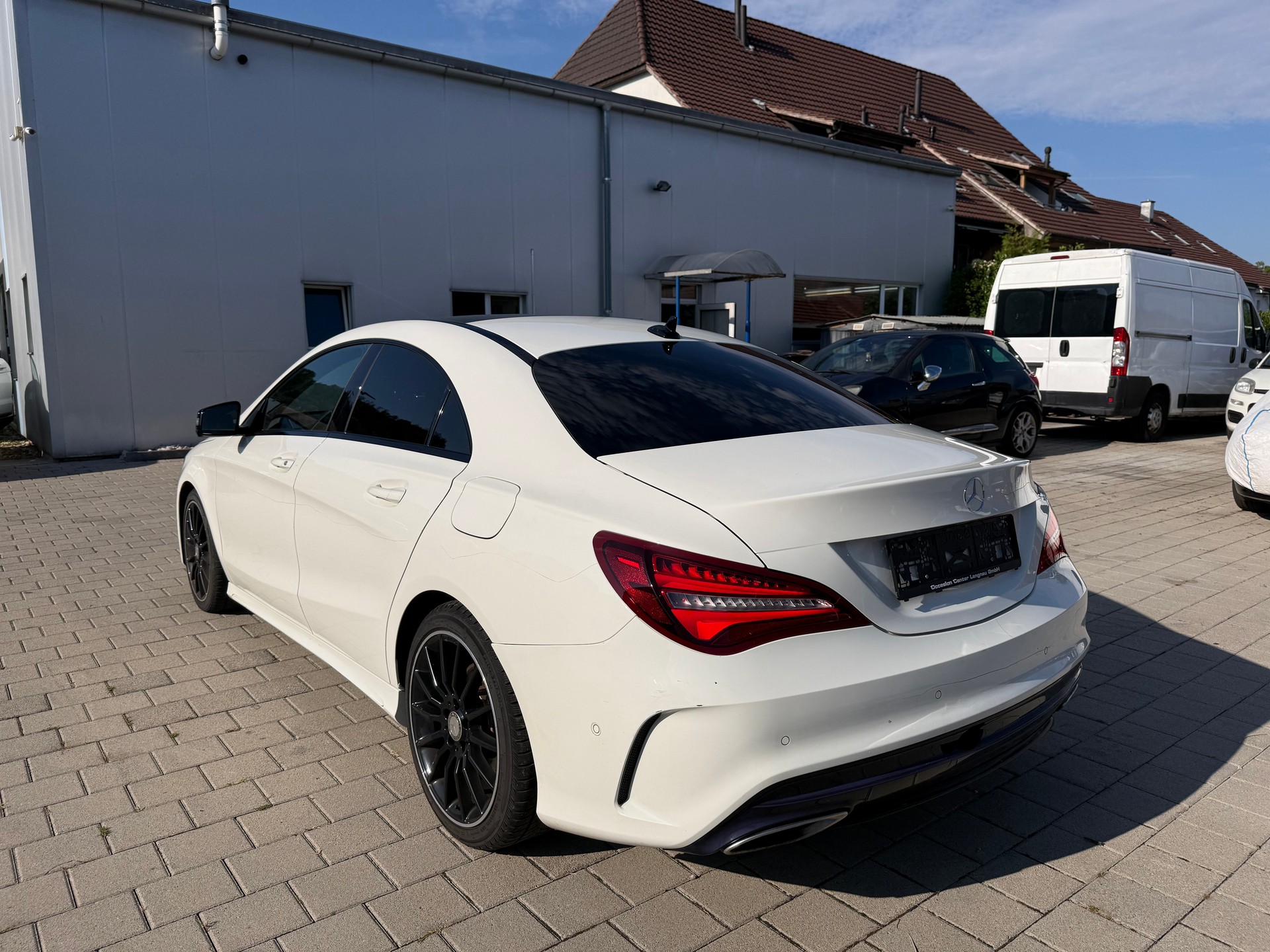 MERCEDES-BENZ CLA 220 d AMG Line 4Matic 7G-DCT-image-18