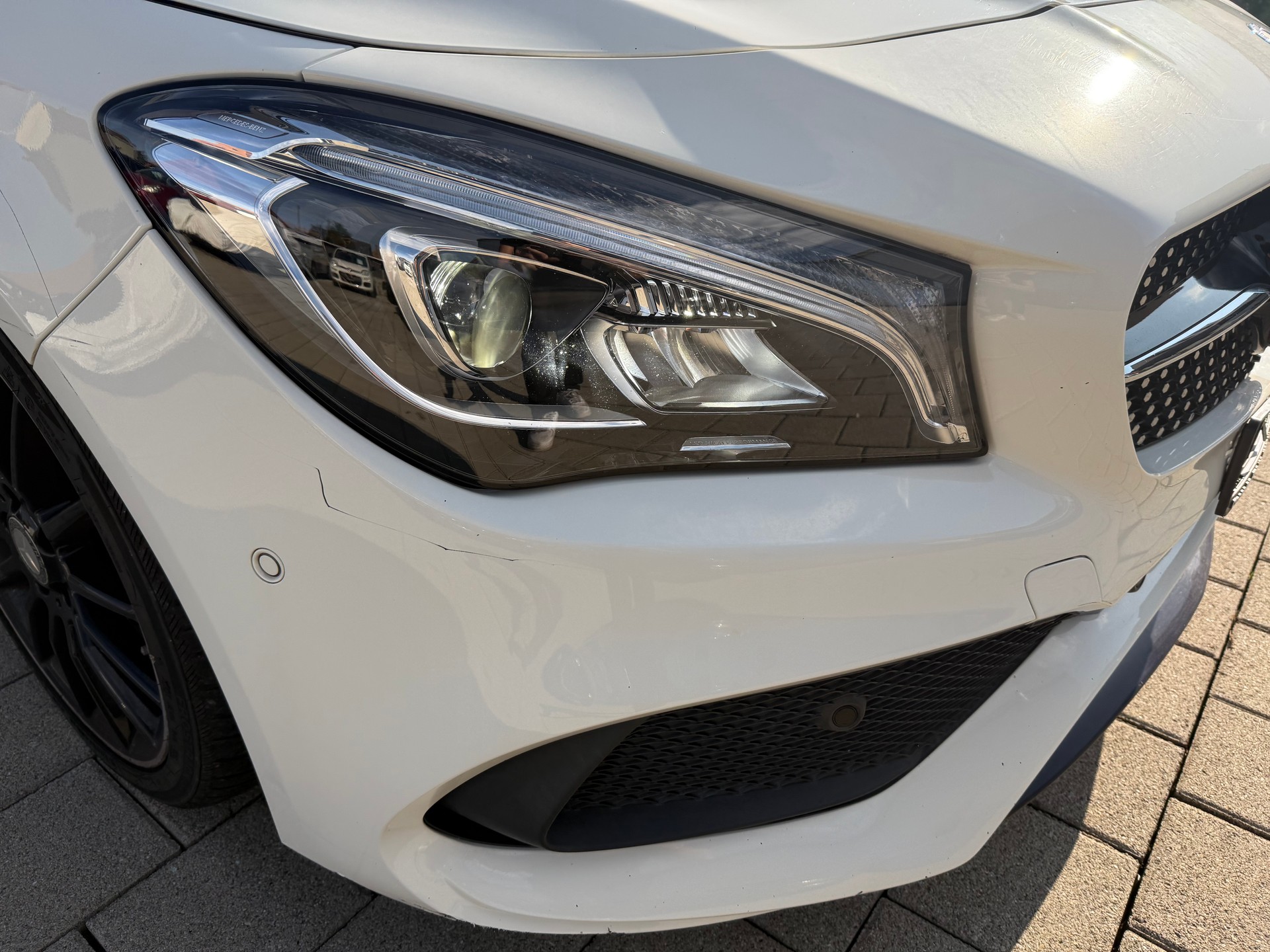MERCEDES-BENZ CLA 220 d AMG Line 4Matic 7G-DCT-image-3