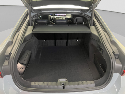 BMW i4 M50-image-12