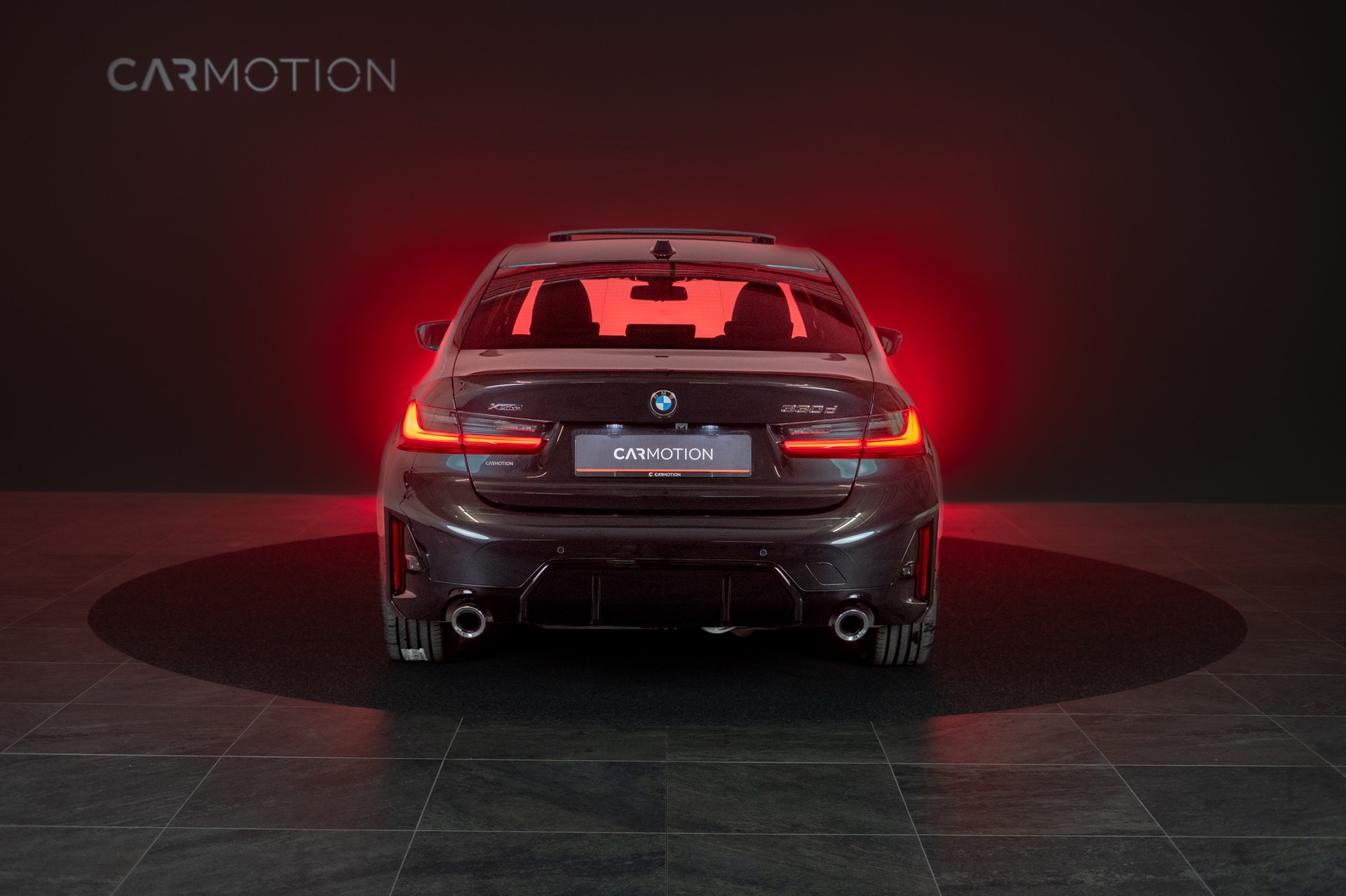 BMW 330d xDrive SAG / LCI / Glasdach / Rückfahrkamera / Ambientebeleuchtung-image-4