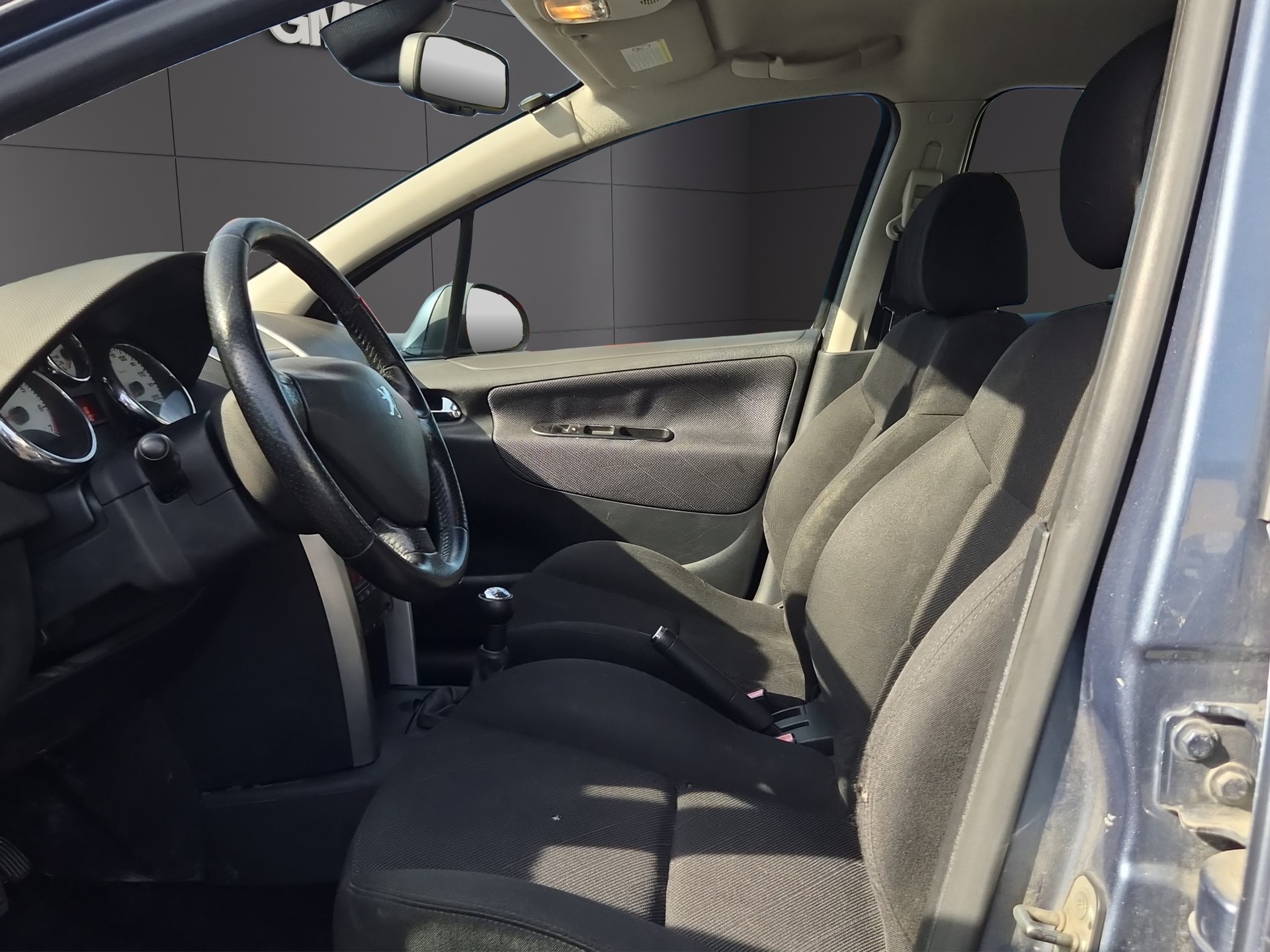 PEUGEOT 207 1.6 16V XT-image-8