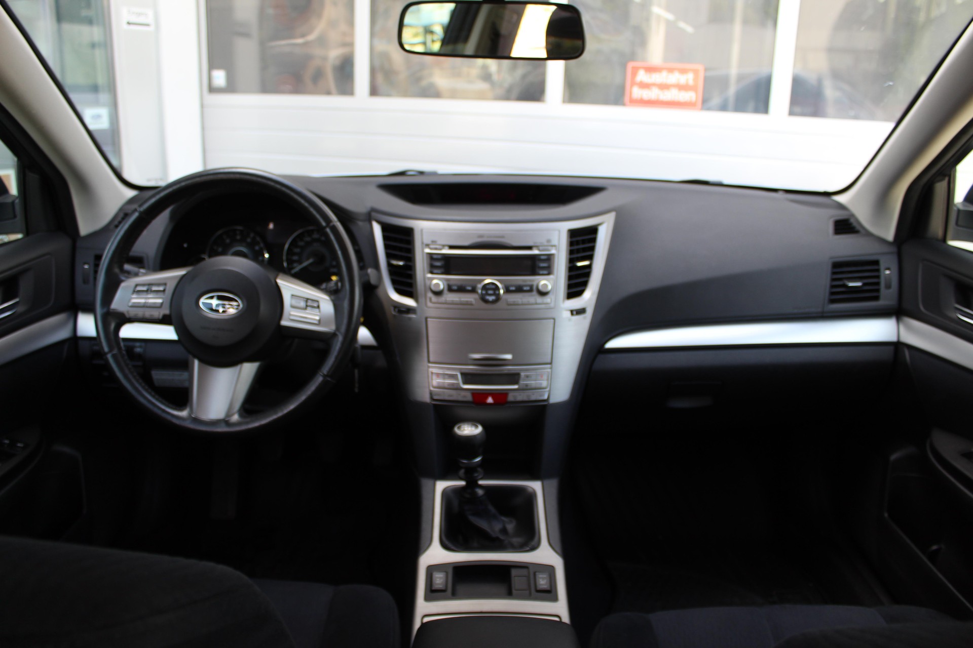 SUBARU Outback 2.5i Swiss-image-5