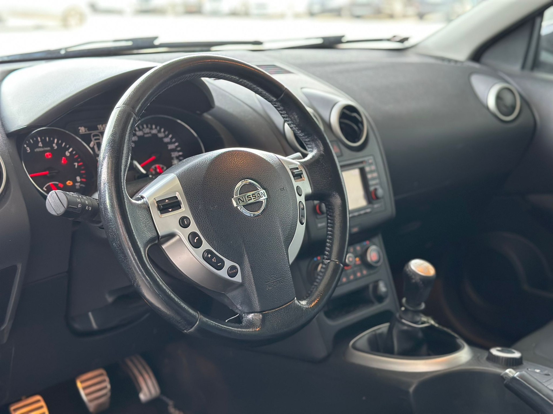 NISSAN Qashqai 2.0 4WD tekna-image-9