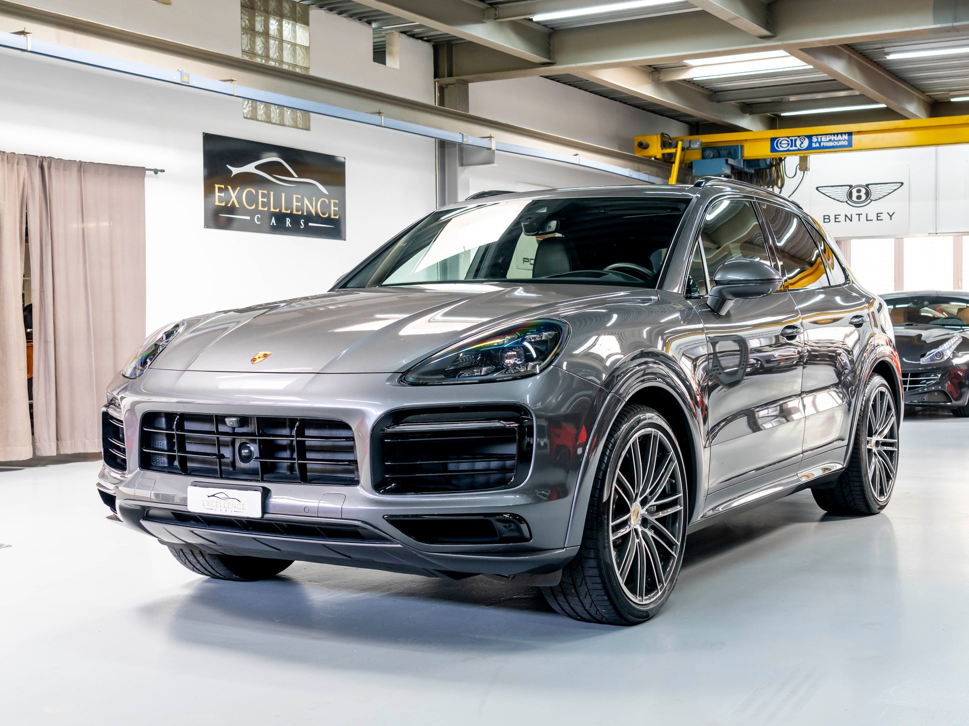 PORSCHE Cayenne GTS