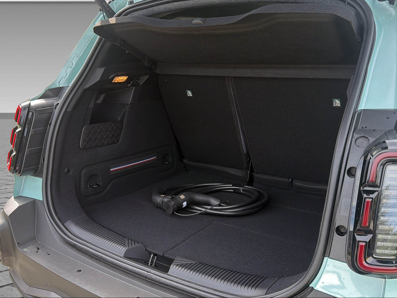 RENAULT R4 E-Tech Comfort Range techno-image-22