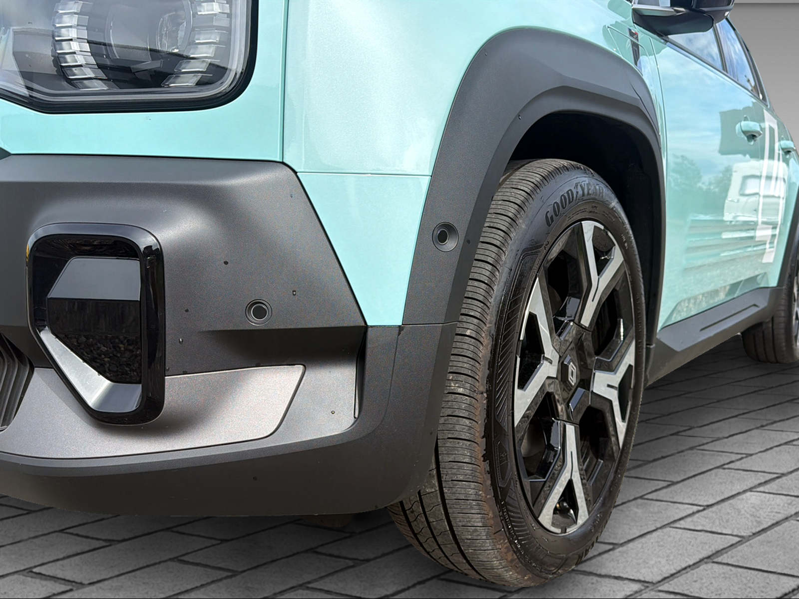 RENAULT R4 E-Tech Comfort Range techno-image-1