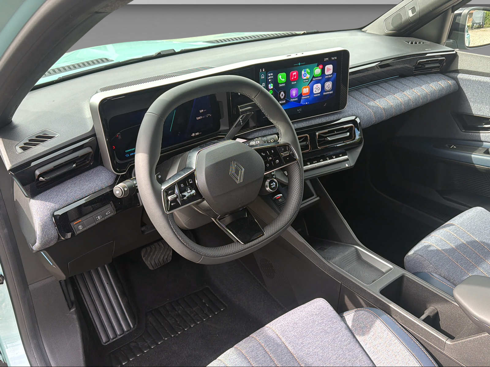 RENAULT R4 E-Tech Comfort Range techno-image-12