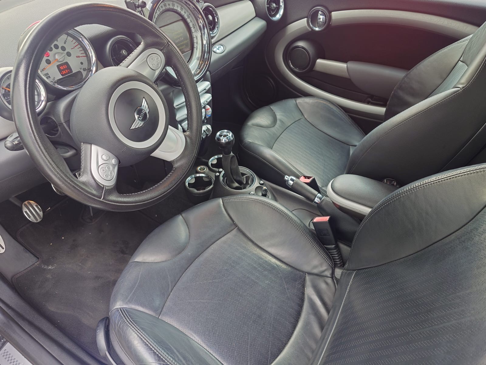 MINI Cooper S Cabriolet-image-6