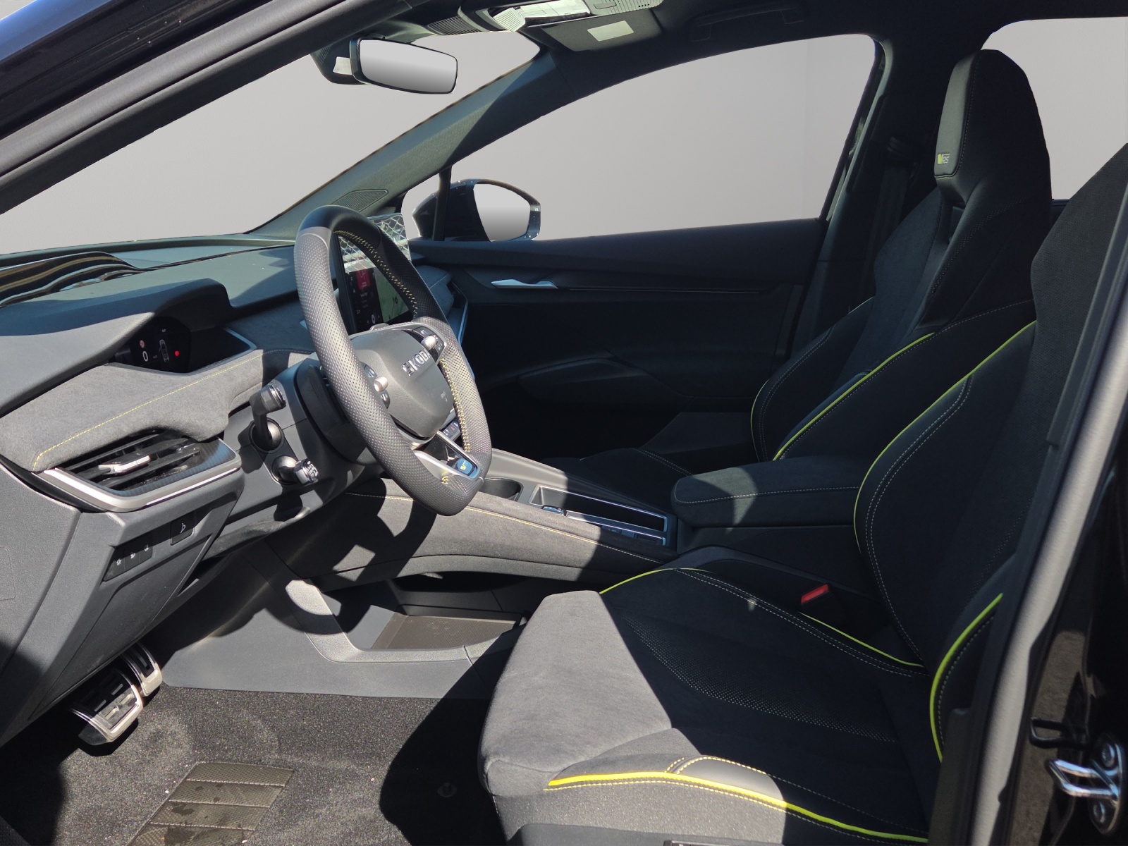 SKODA Elroq RS 4x4-image-5