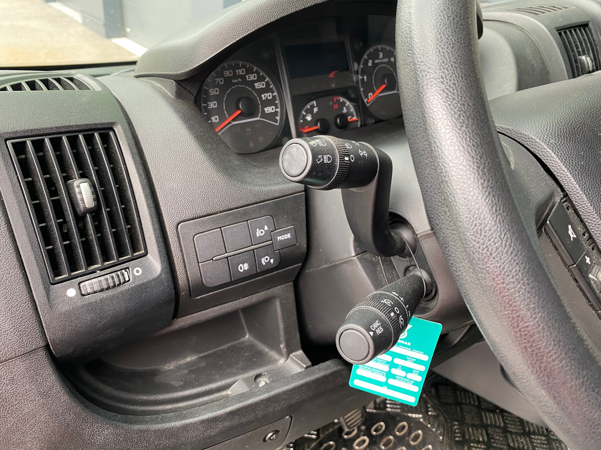 CITROEN Jumper 30 2.0 BlueHDi 130 Attraction L1H2-image-13