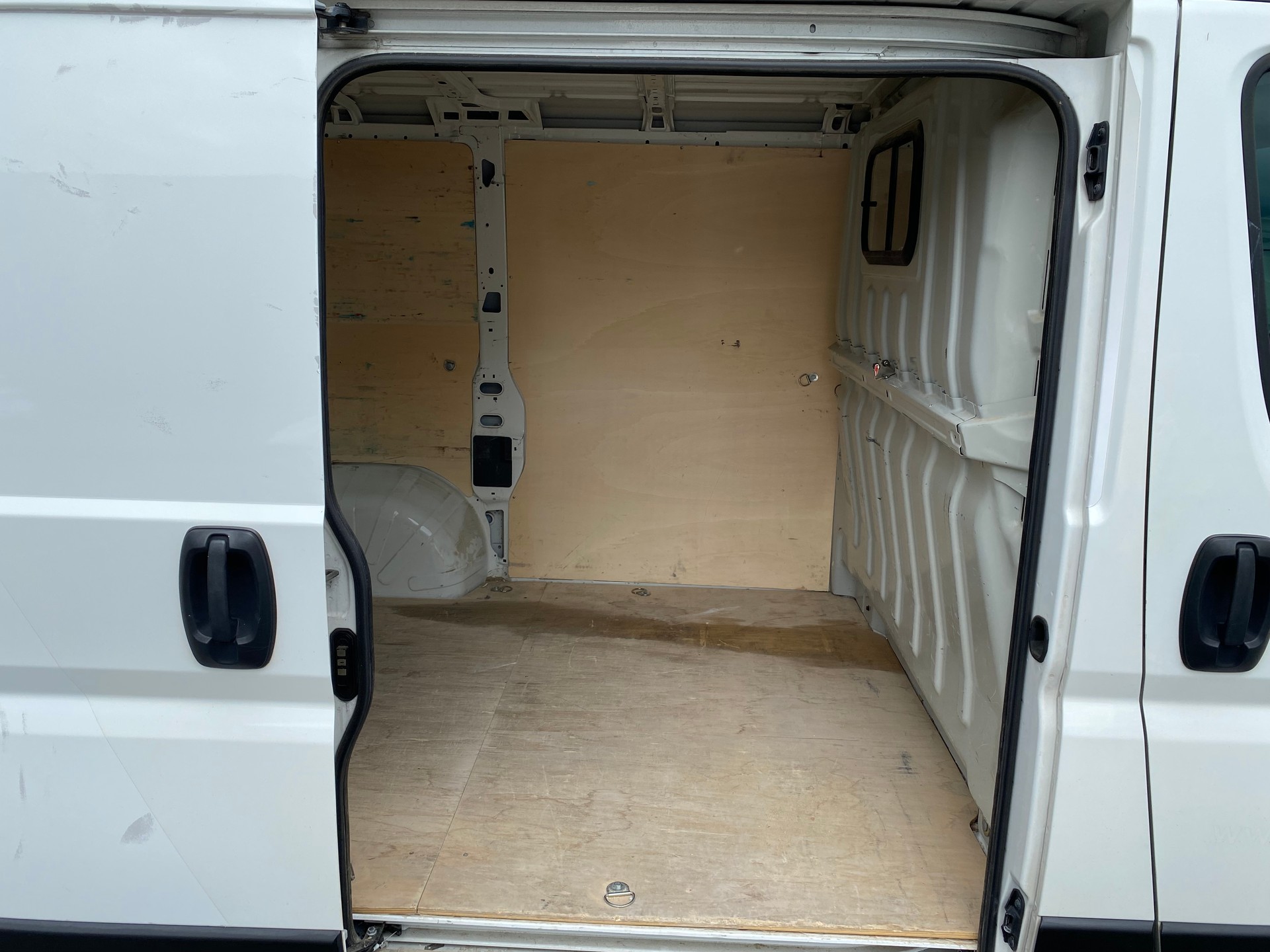 CITROEN Jumper 30 2.0 BlueHDi 130 Attraction L1H2-image-10