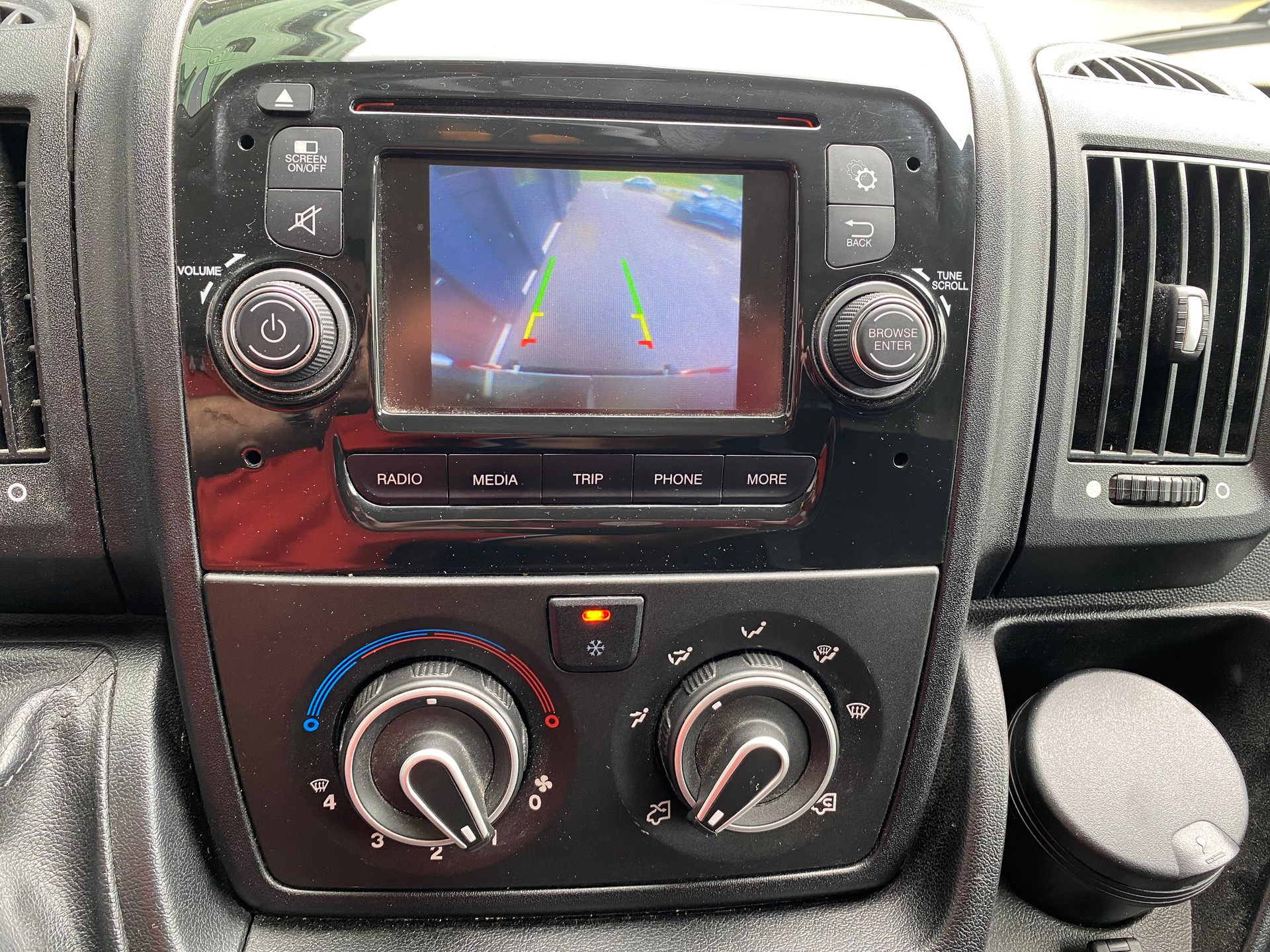 CITROEN Jumper 30 2.0 BlueHDi 130 Attraction L1H2-image-16
