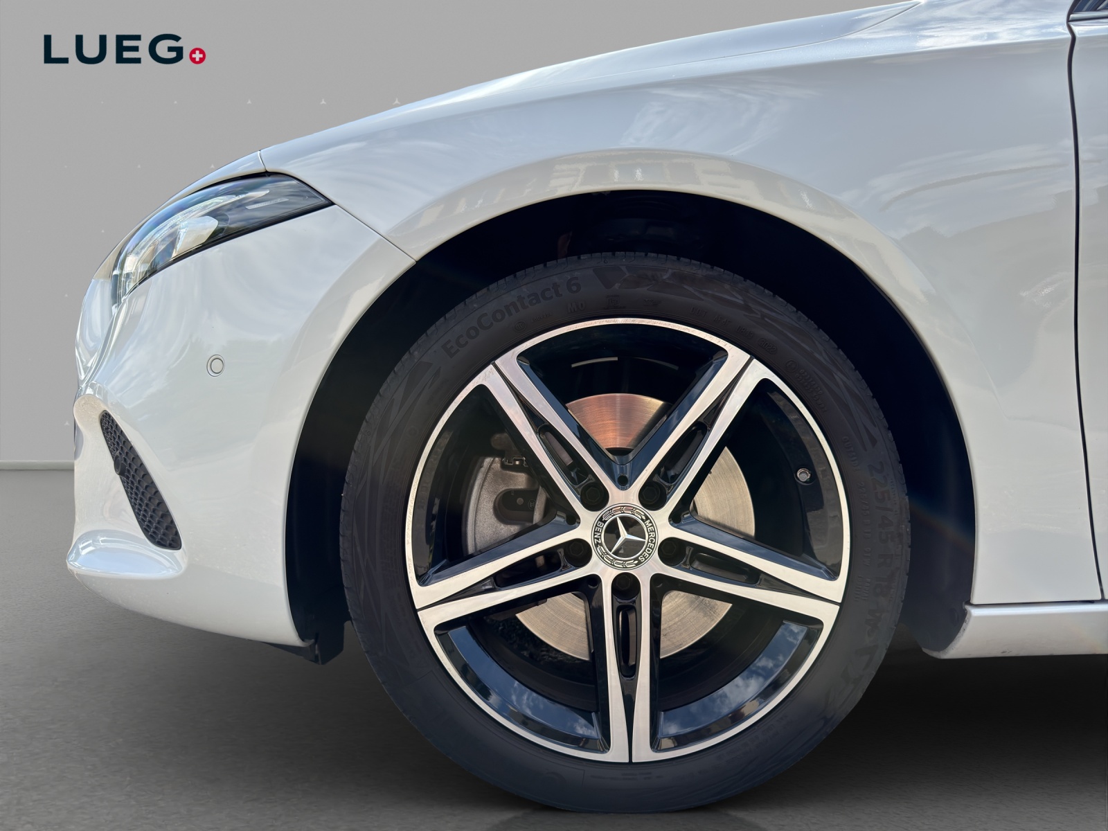 MERCEDES-BENZ A 250e Progressive 8G-DCT-image-6