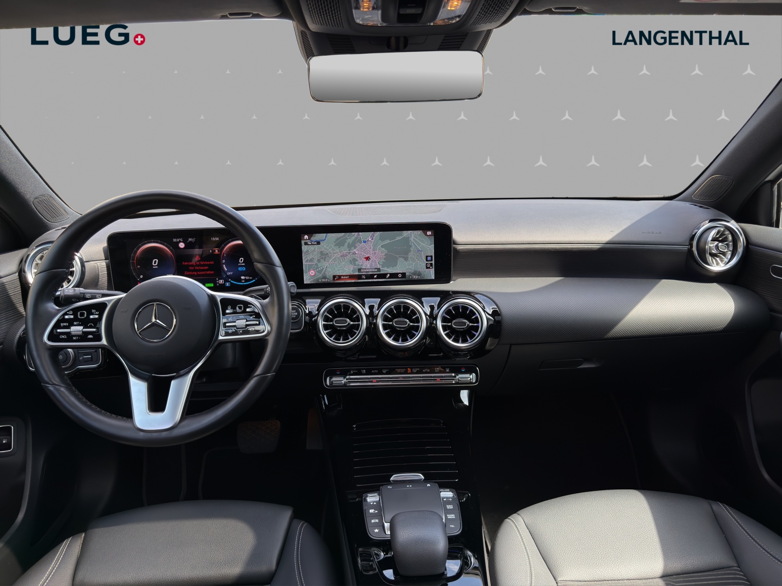 MERCEDES-BENZ A 250e Progressive 8G-DCT-image-10