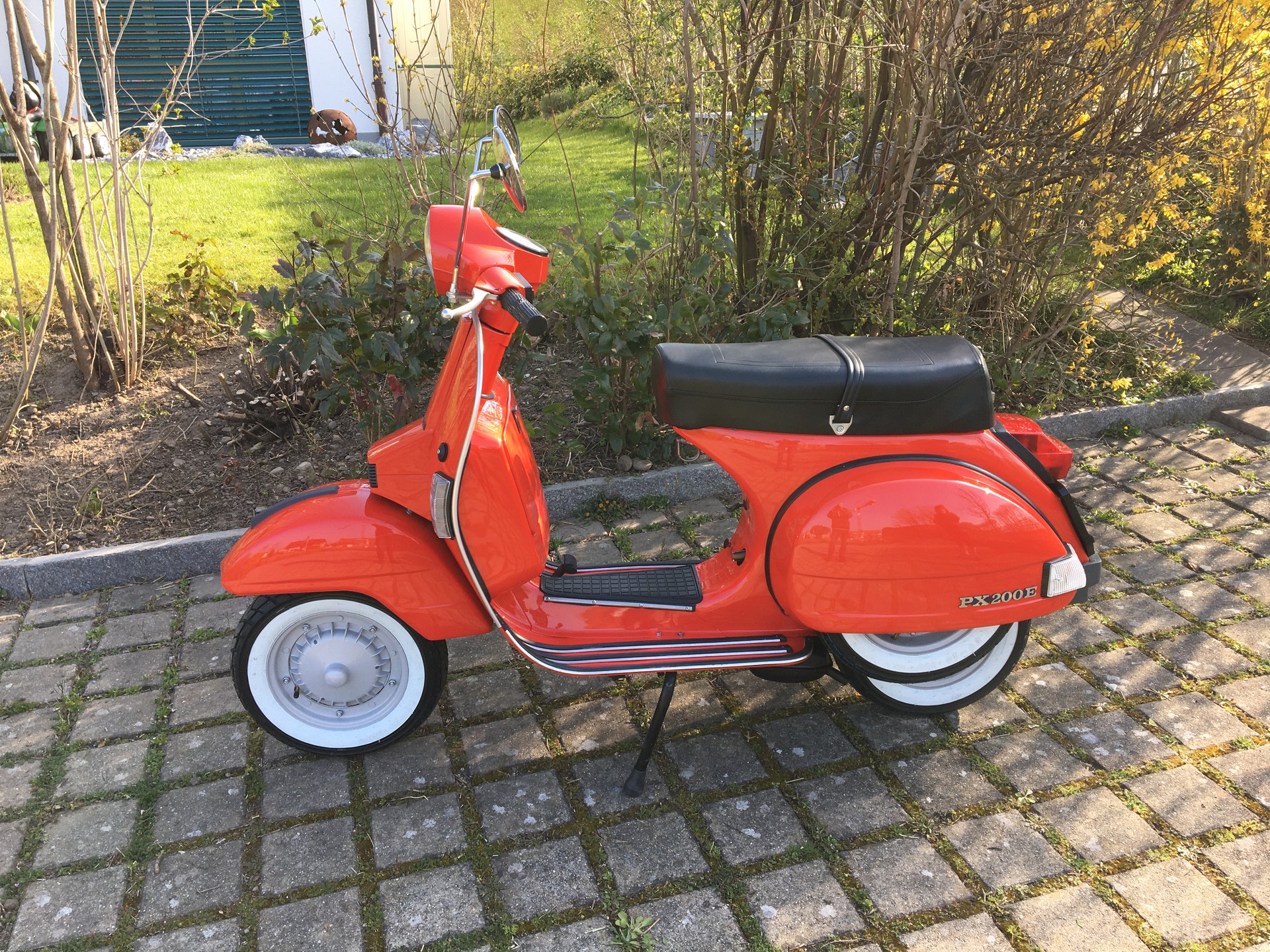 PIAGGIO P 200 E-image-2
