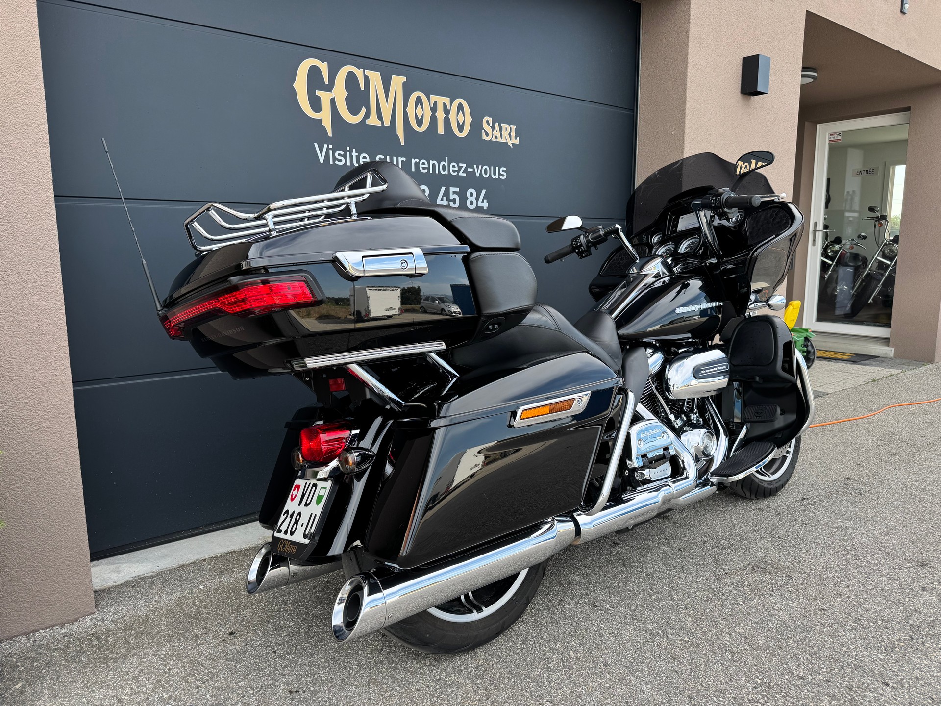 HARLEY-DAVIDSON FLTRK Road Glide Limited 114-showroom-element-2