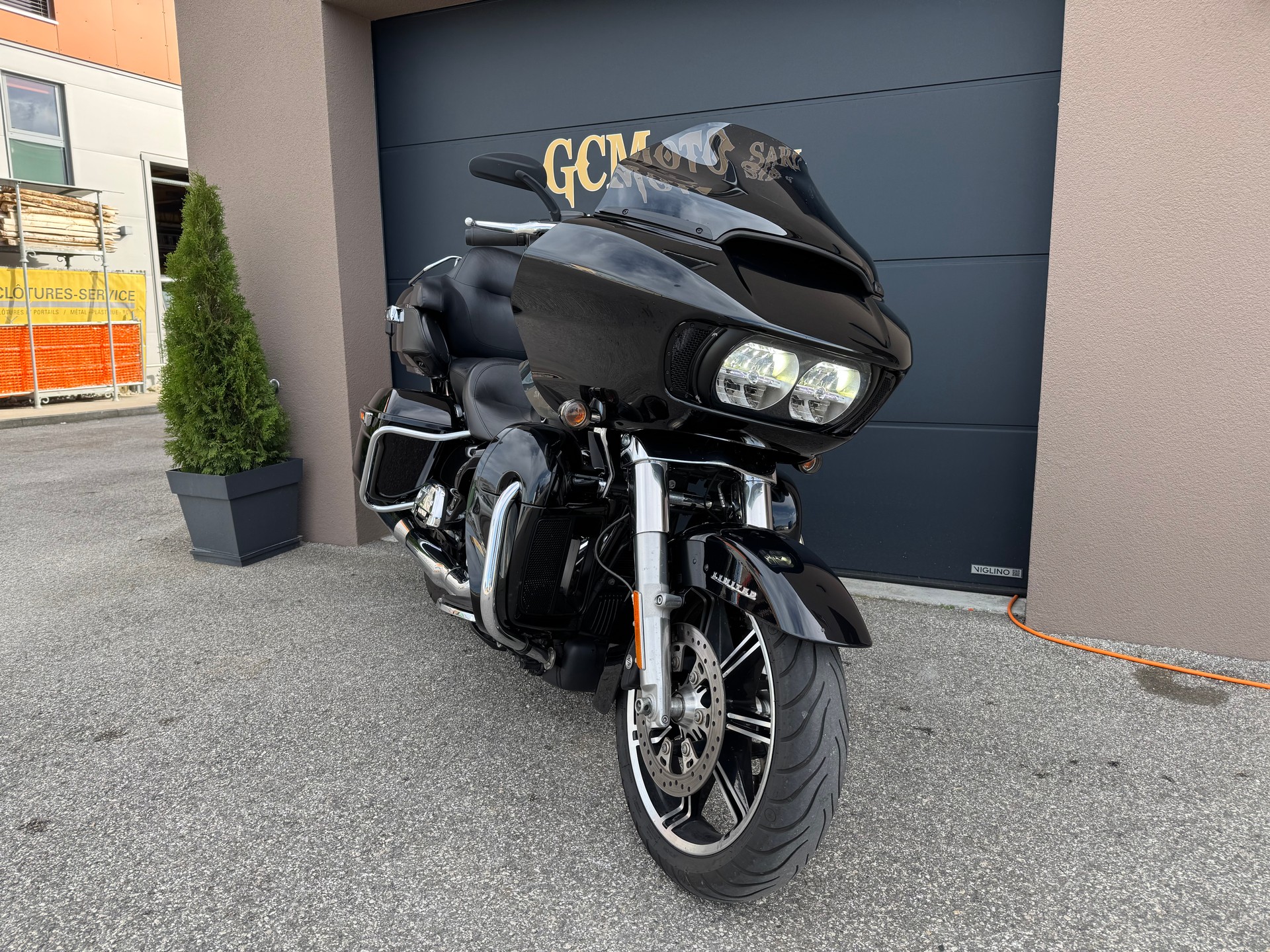 HARLEY-DAVIDSON FLTRK Road Glide Limited 114-showroom-element-3