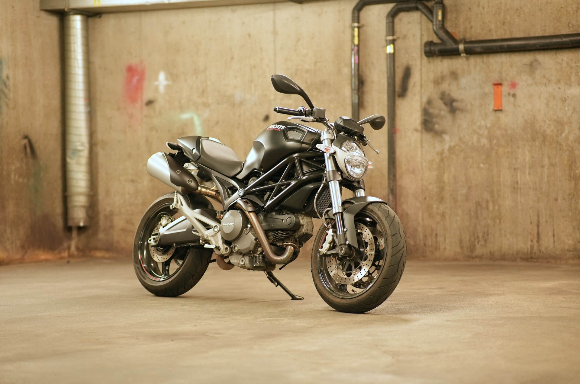 DUCATI Monster 696M ABS