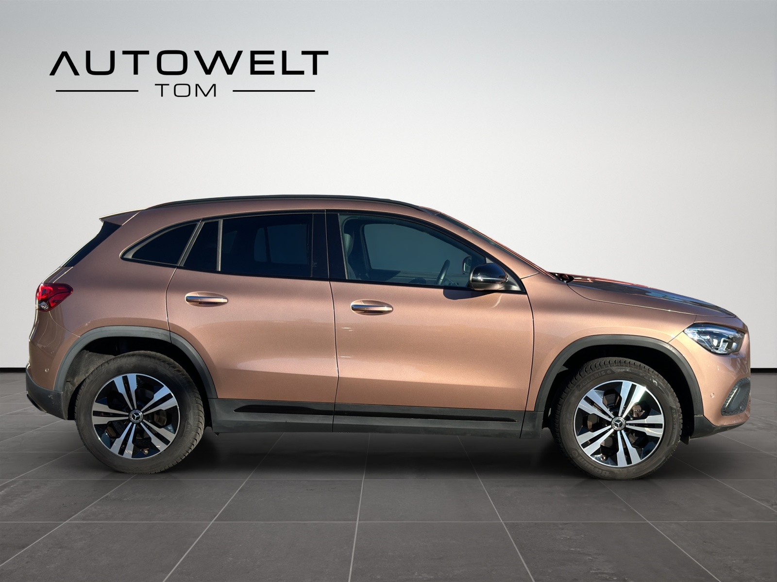 MERCEDES-BENZ GLA 200 Progressive 7G-DCT-image-5