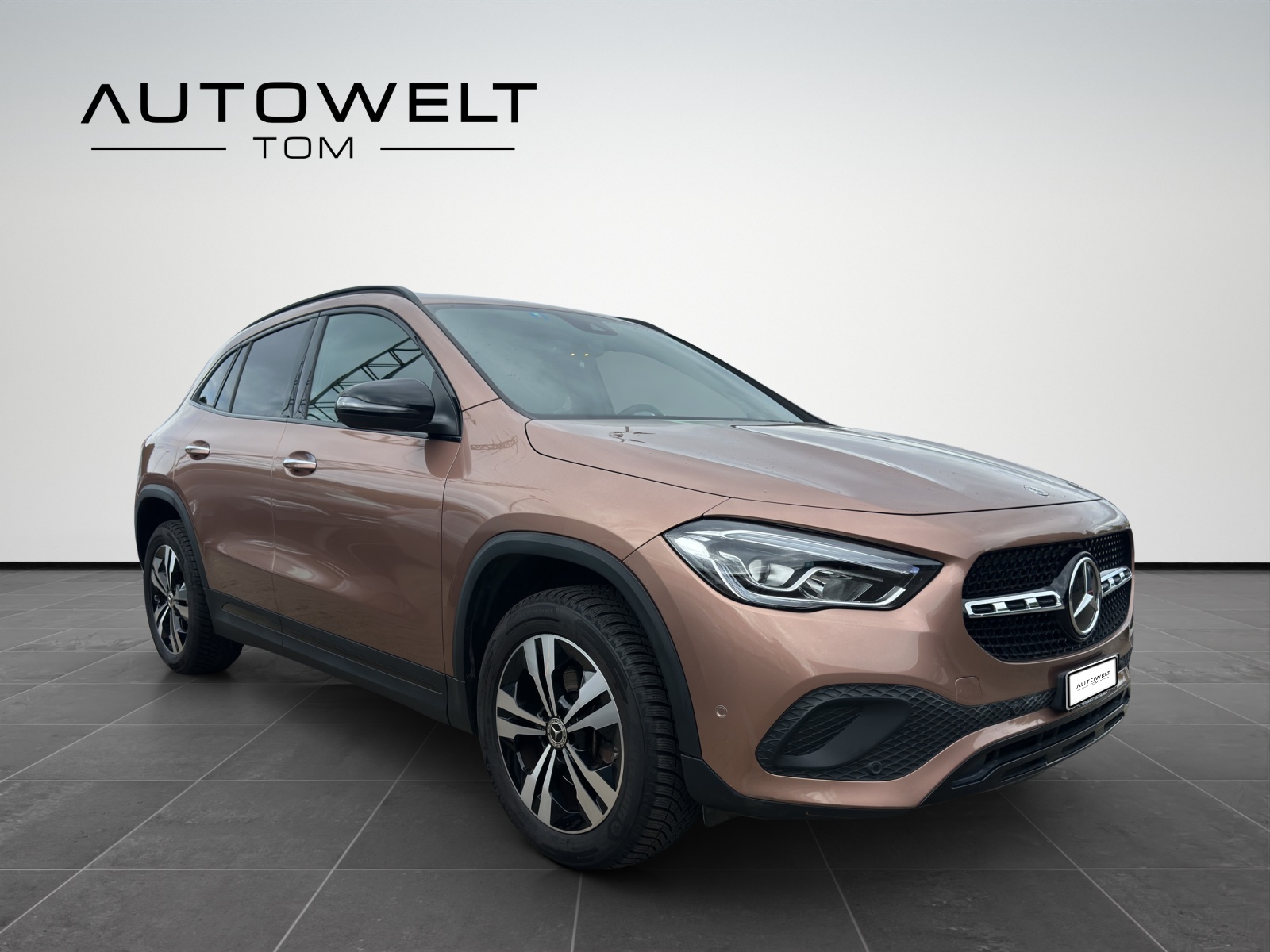 MERCEDES-BENZ GLA 200 Progressive 7G-DCT-image-6