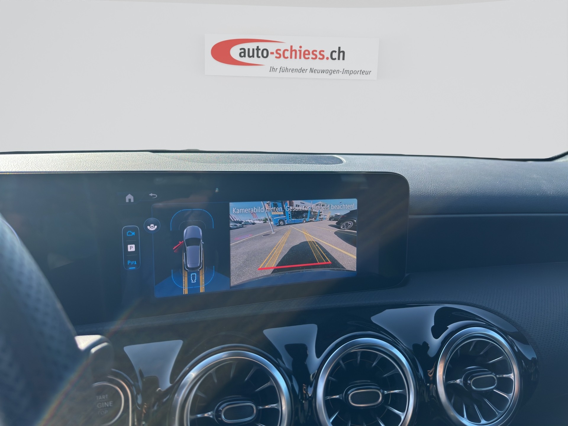 MERCEDES-BENZ A 180 AMG Line 7G-DCT-image-13