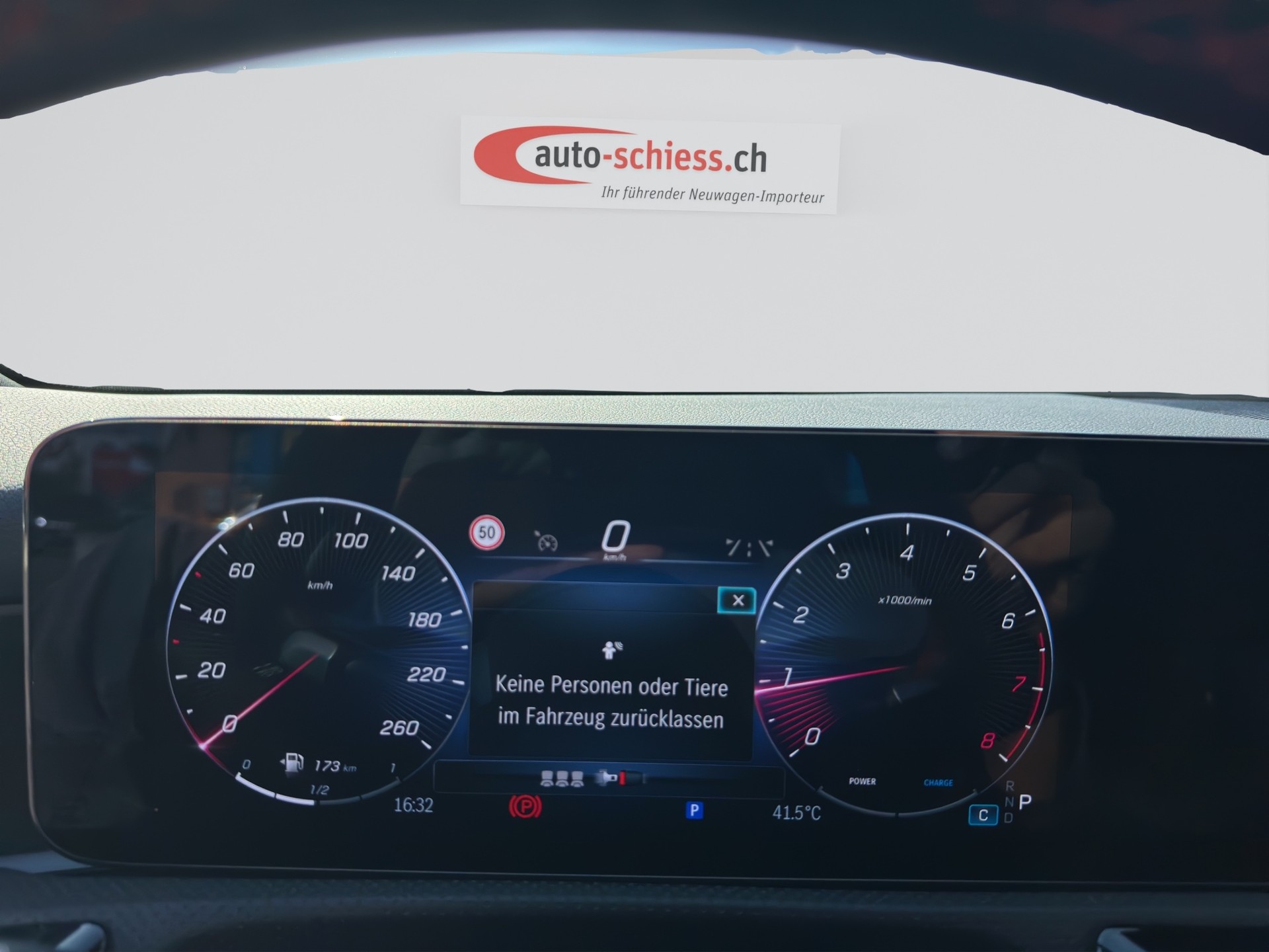 MERCEDES-BENZ A 180 AMG Line 7G-DCT-image-12