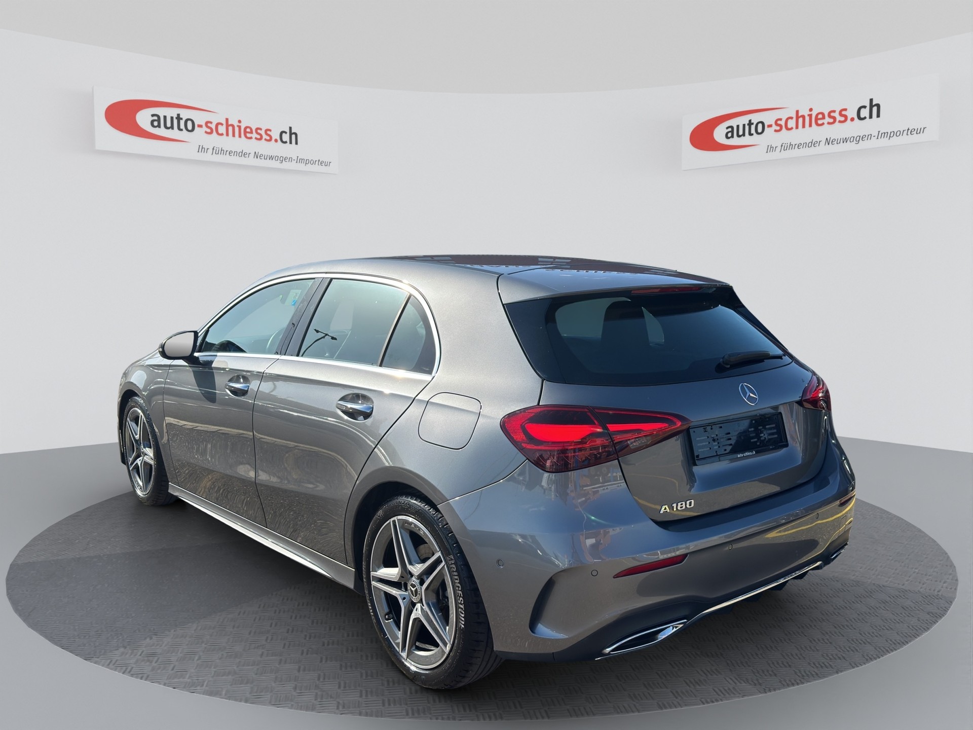 MERCEDES-BENZ A 180 AMG Line 7G-DCT-image-4