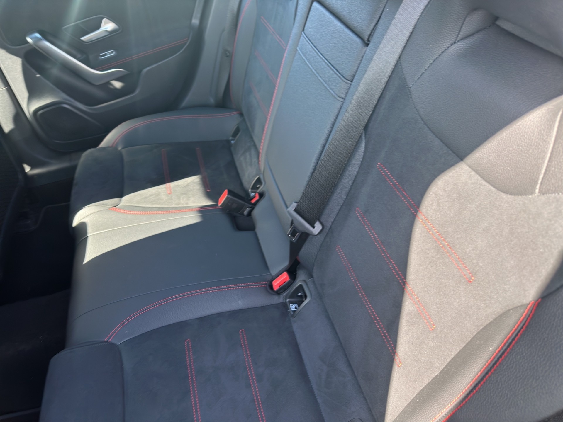 MERCEDES-BENZ A 180 AMG Line 7G-DCT-image-10