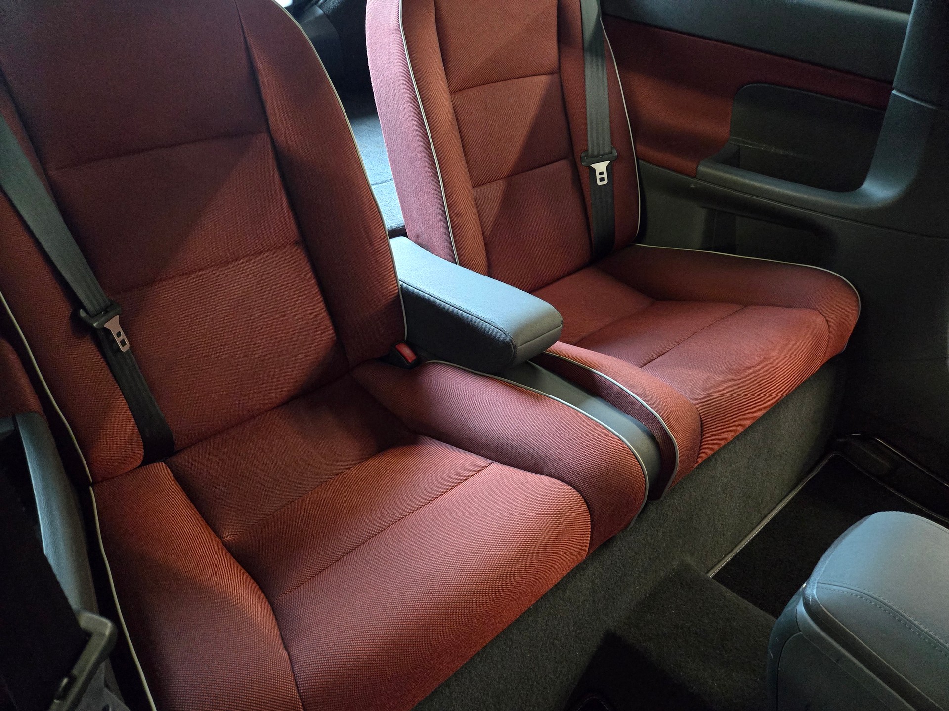 VOLVO C30 2.0-image-5