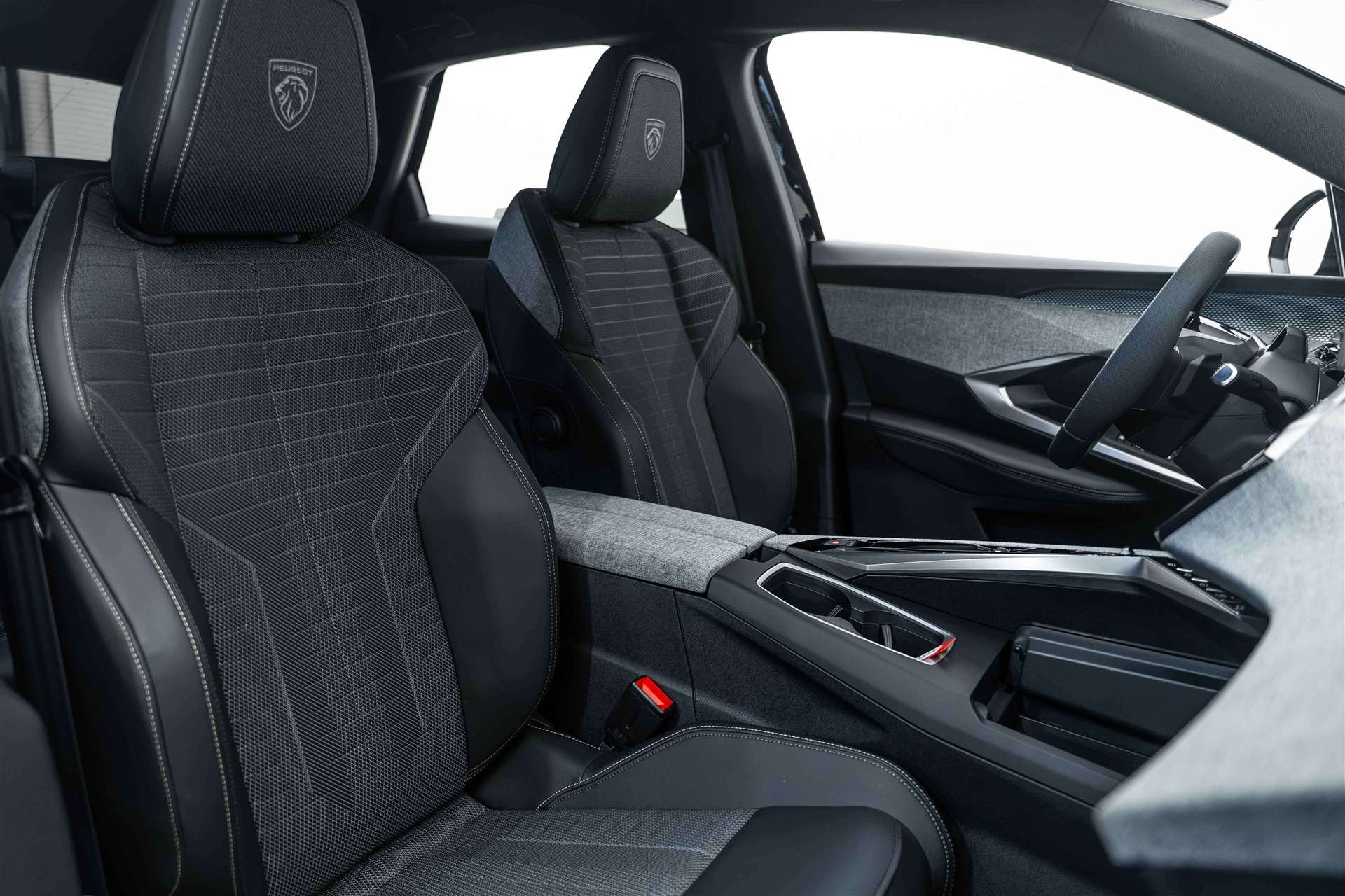 PEUGEOT 3008 145 GT Hybrid e-DCS-Automat-image-11