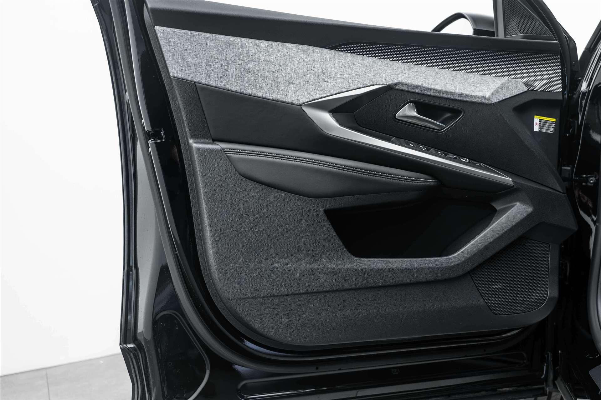 PEUGEOT 3008 145 GT Hybrid e-DCS-Automat-image-6