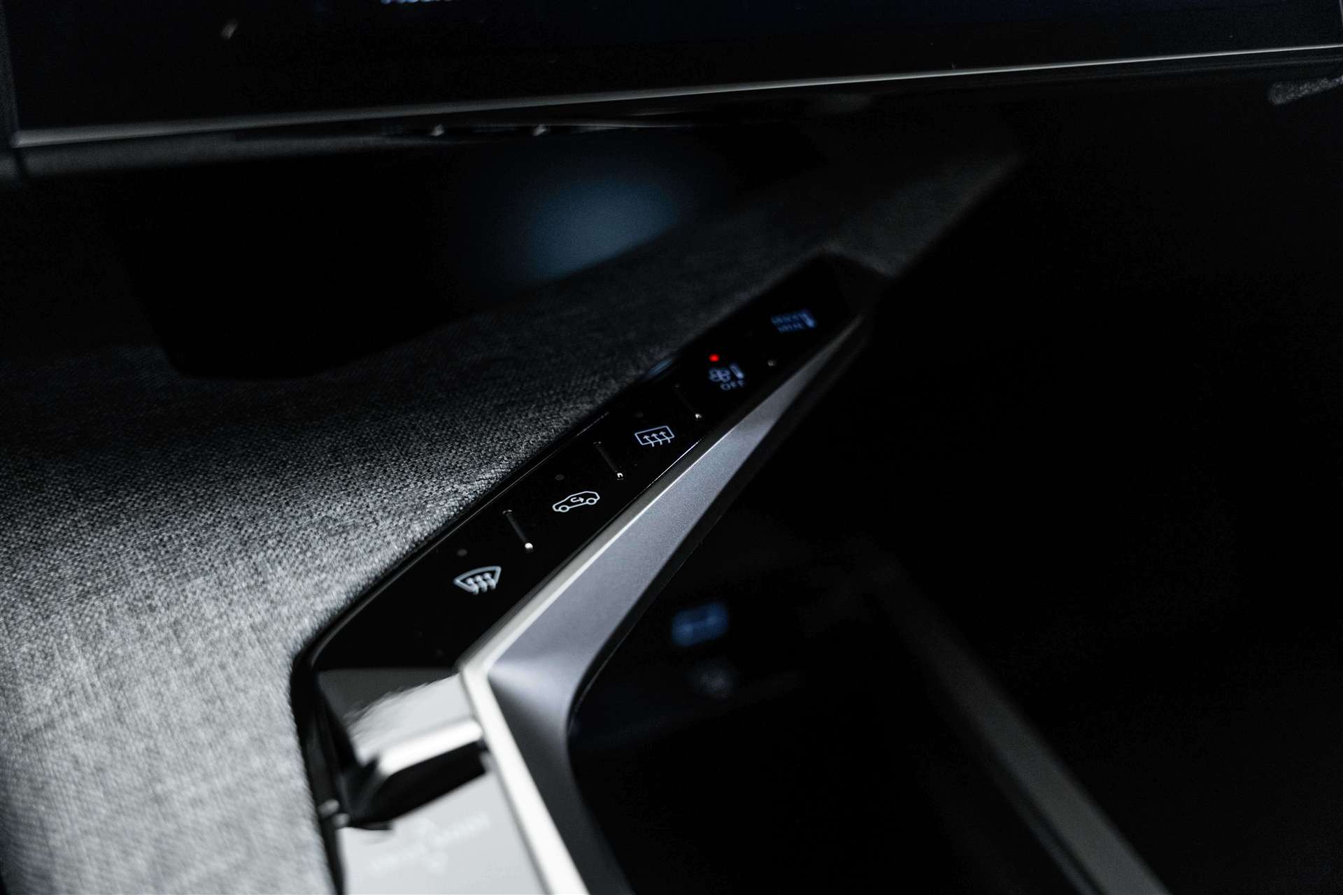 PEUGEOT 3008 145 GT Hybrid e-DCS-Automat-image-23