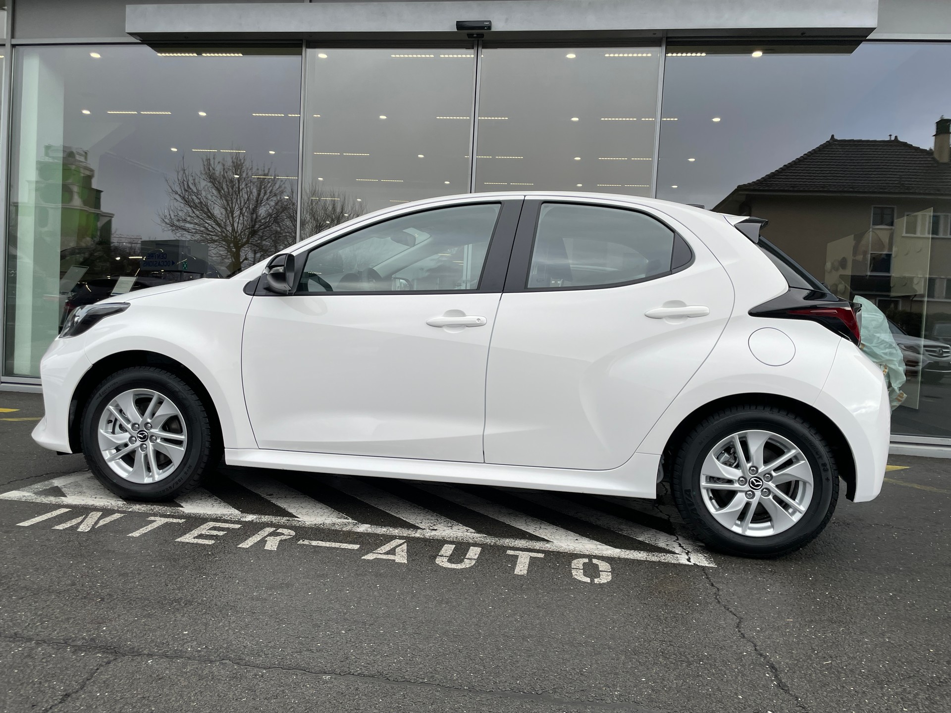 MAZDA 2 Hybrid Prime-line-image-2