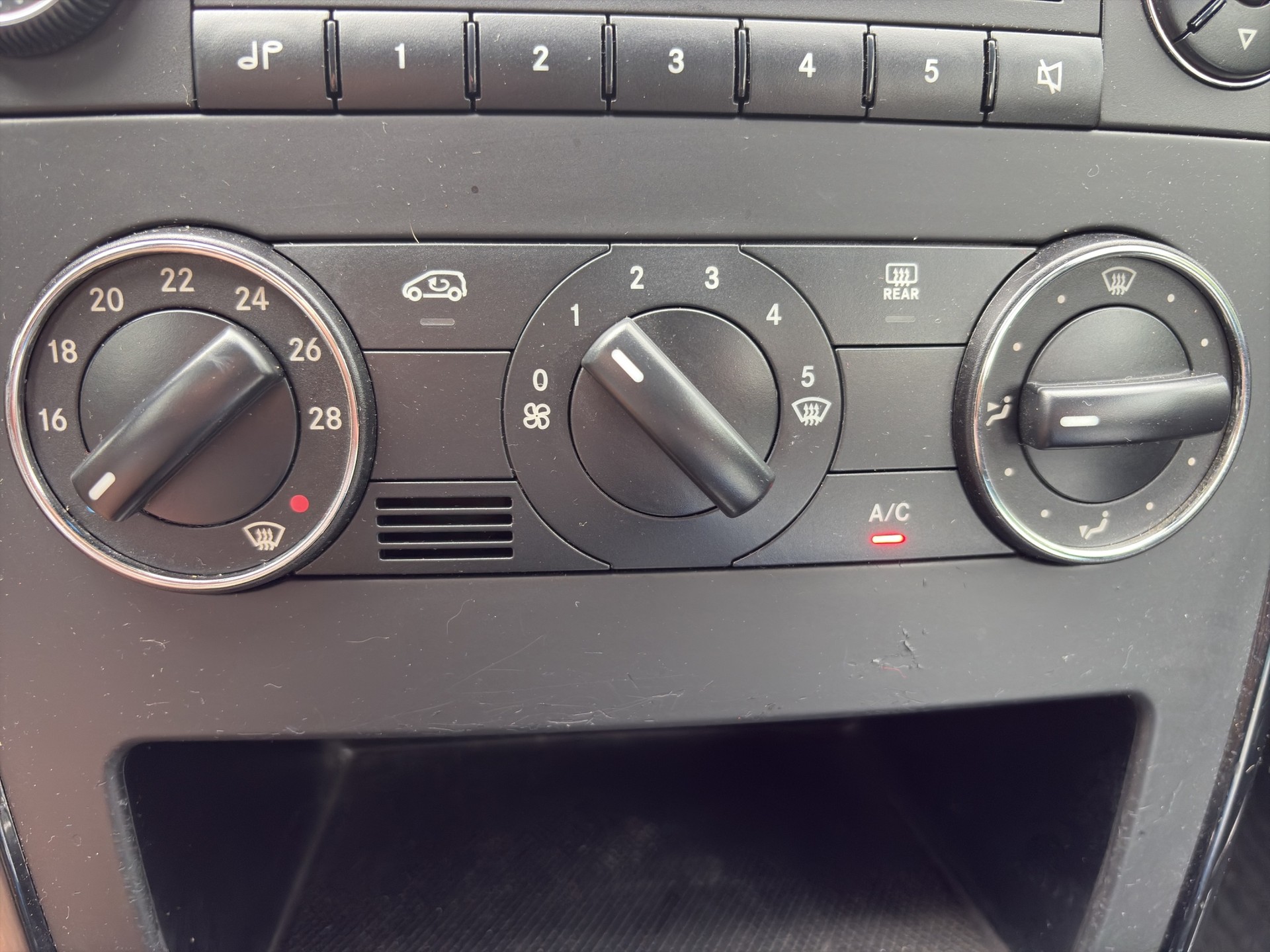 MERCEDES-BENZ A 160 (150) Classic Autotronic-image-12