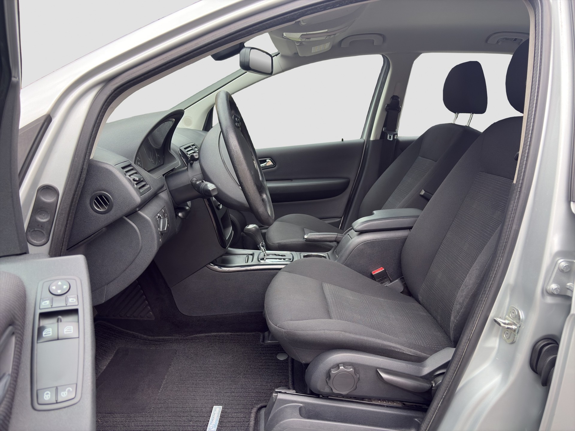 MERCEDES-BENZ A 160 (150) Classic Autotronic-image-8