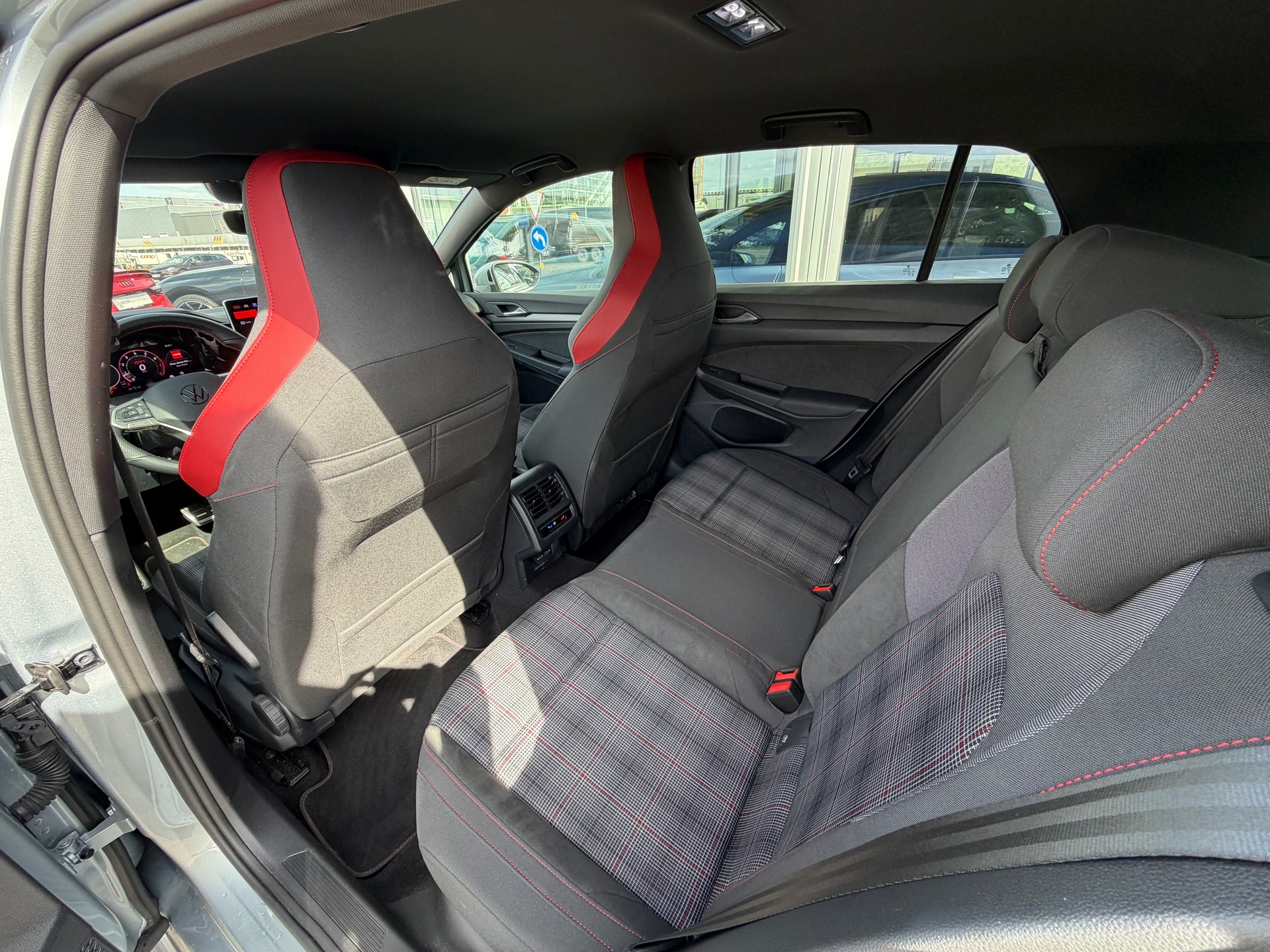 VW Golf 2.0 TSI GTI DSG-image-11