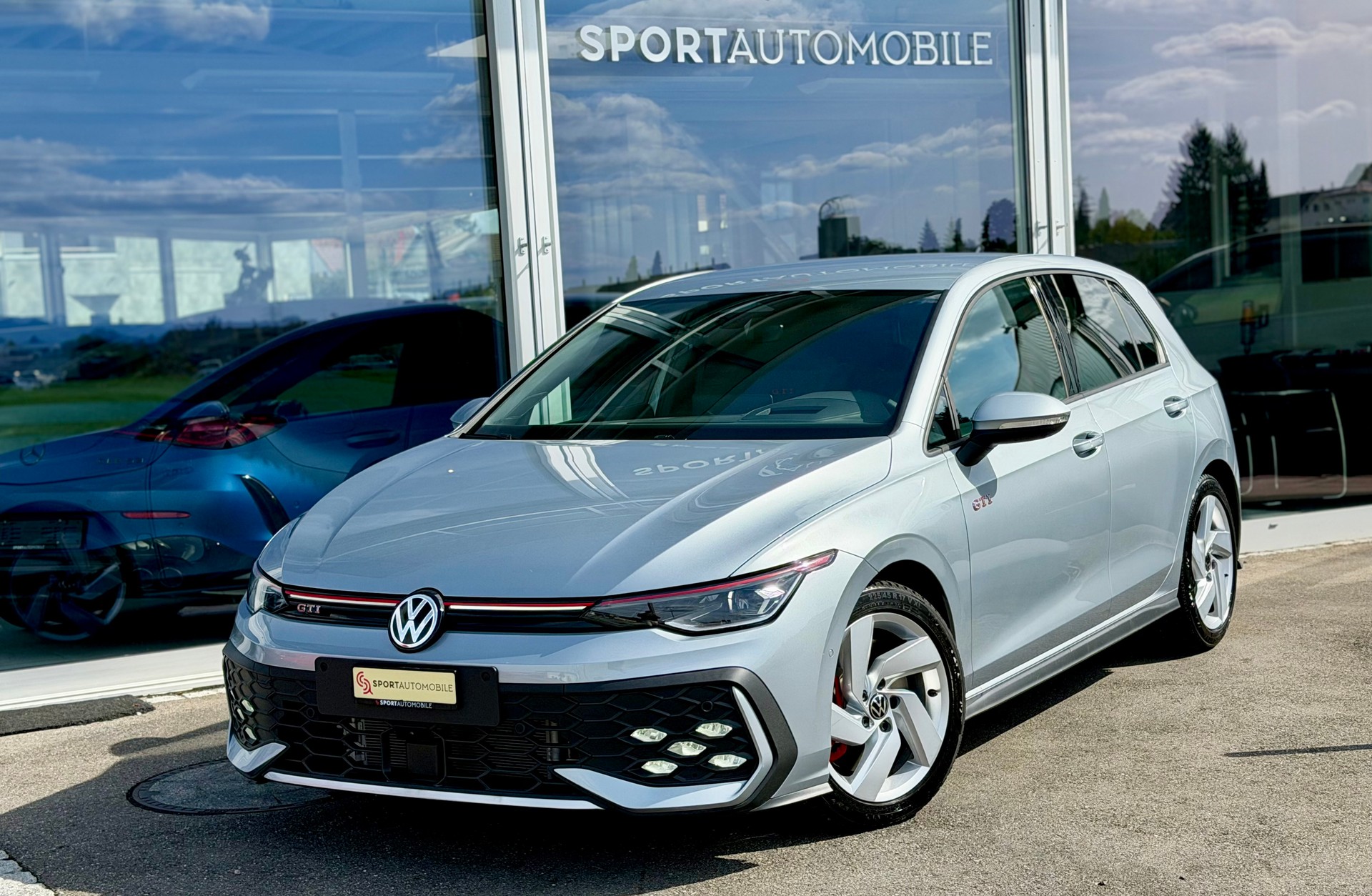 VW Golf 2.0 TSI GTI DSG-image-1