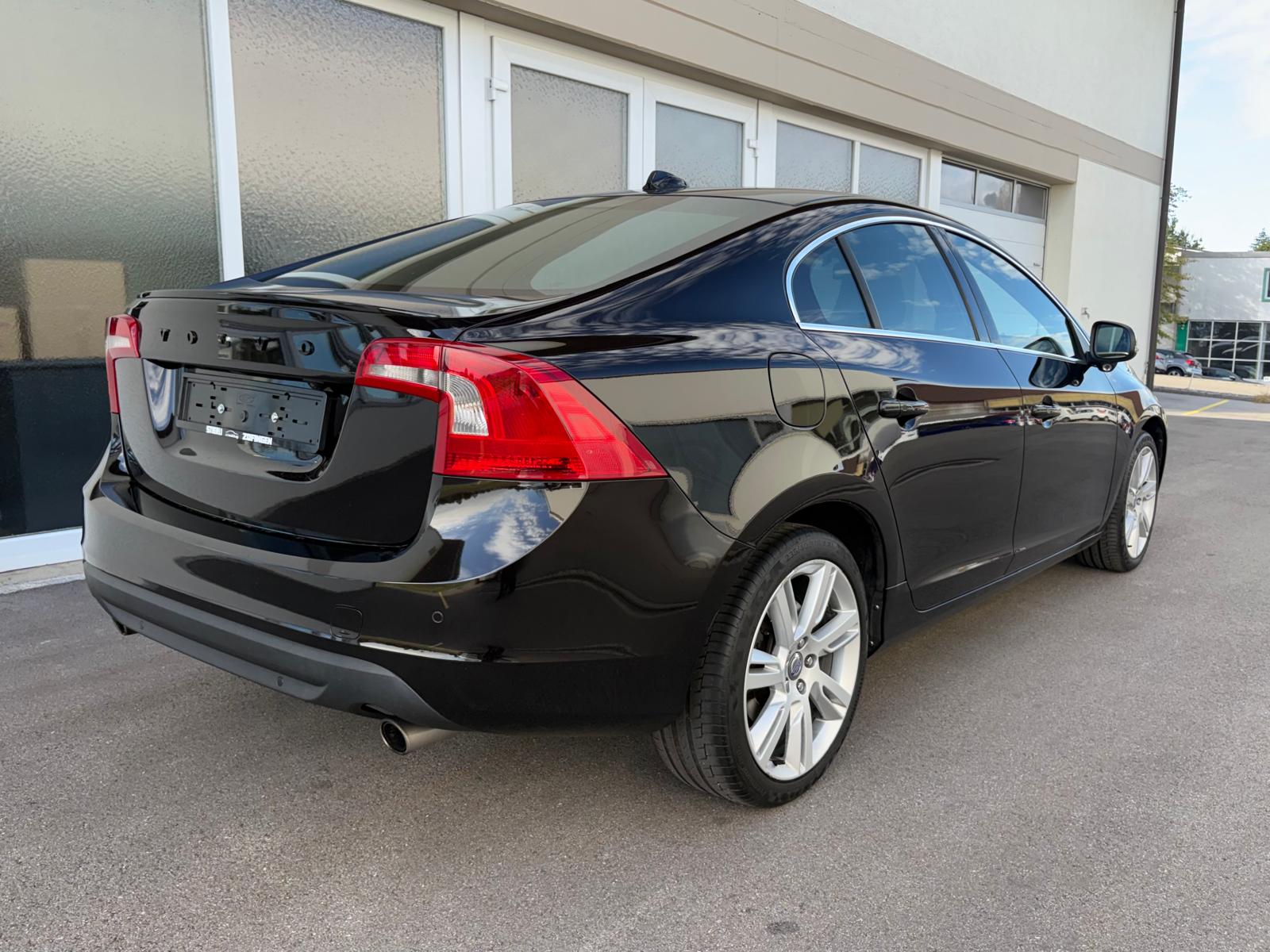 VOLVO S60 T6 AWD Summum Geartronic MFK 31.08.2026-image-1