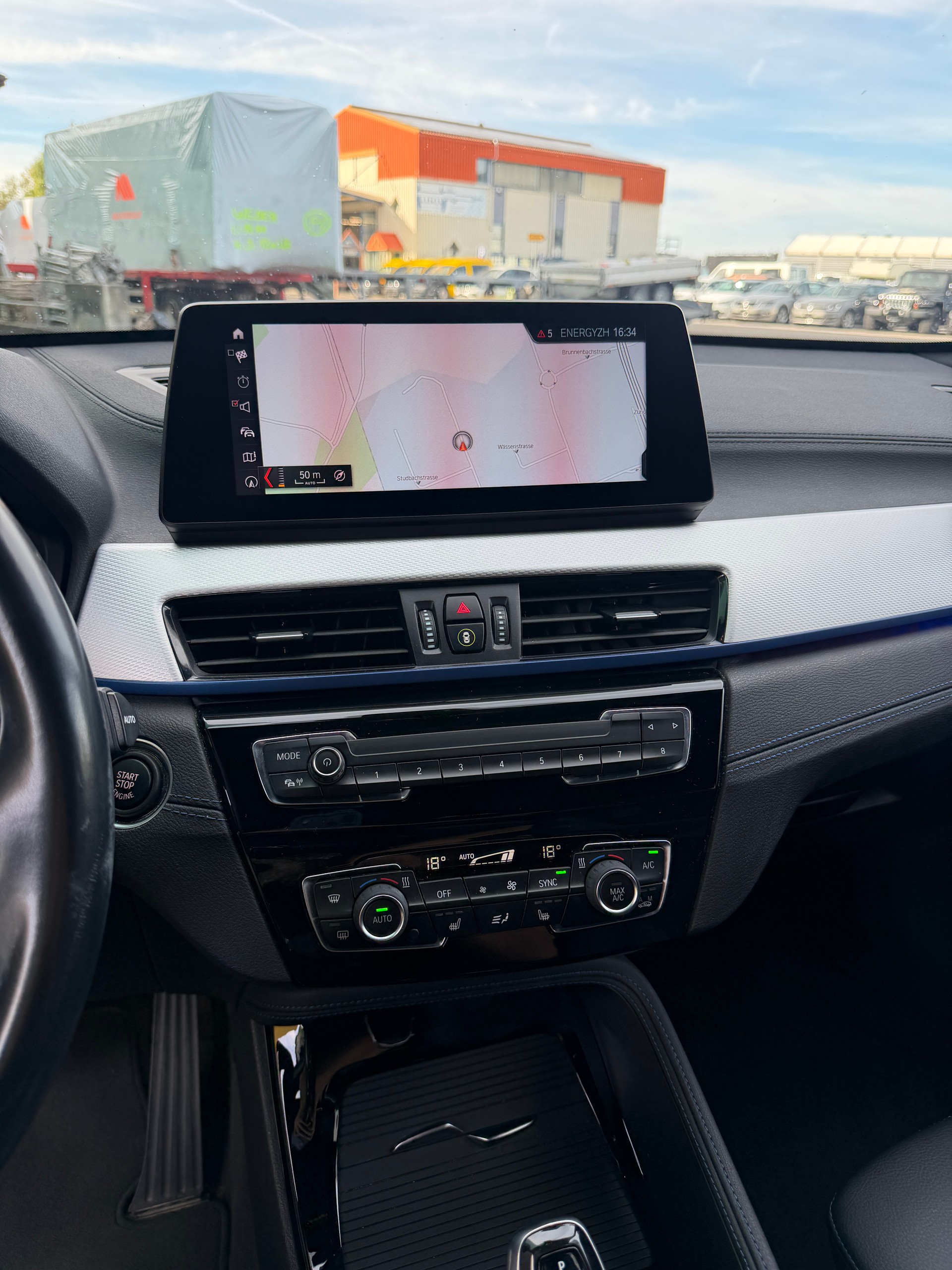 BMW X1 sDrive 18d M Sport Steptronic-image-11