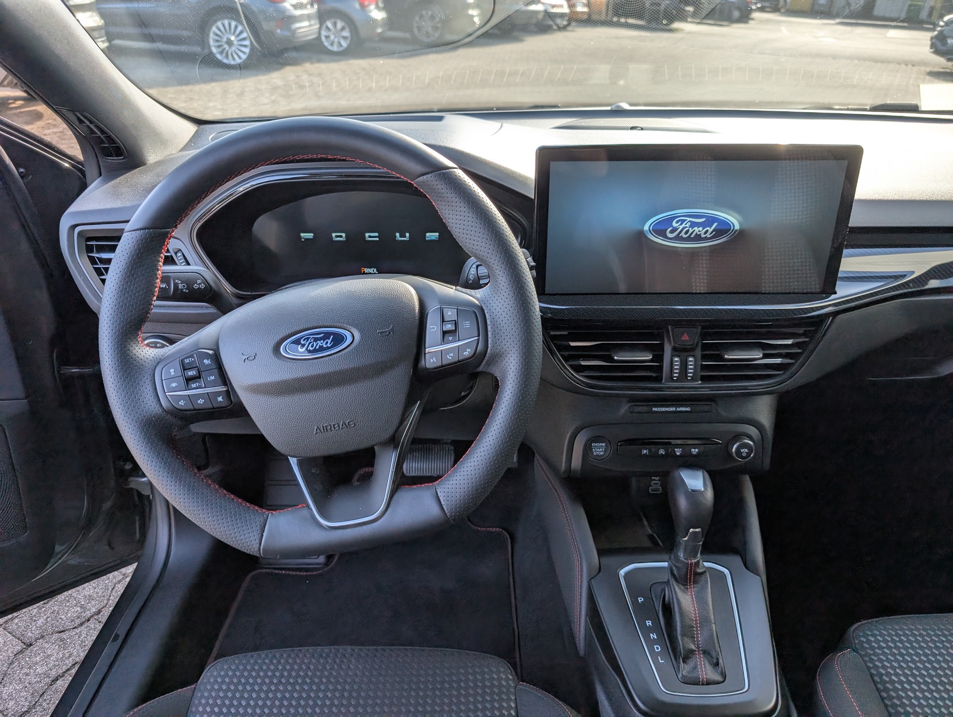 FORD Focus 1.0 MHEV ST-Line X Automat-image-3