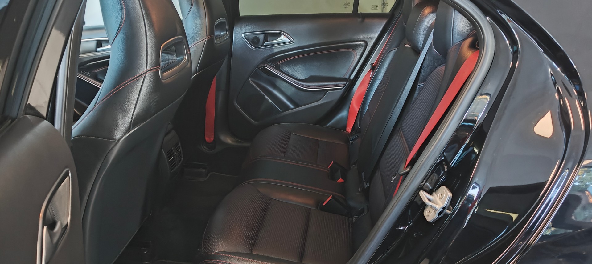 MERCEDES-BENZ A 250 Sport 7G-DCT-image-12