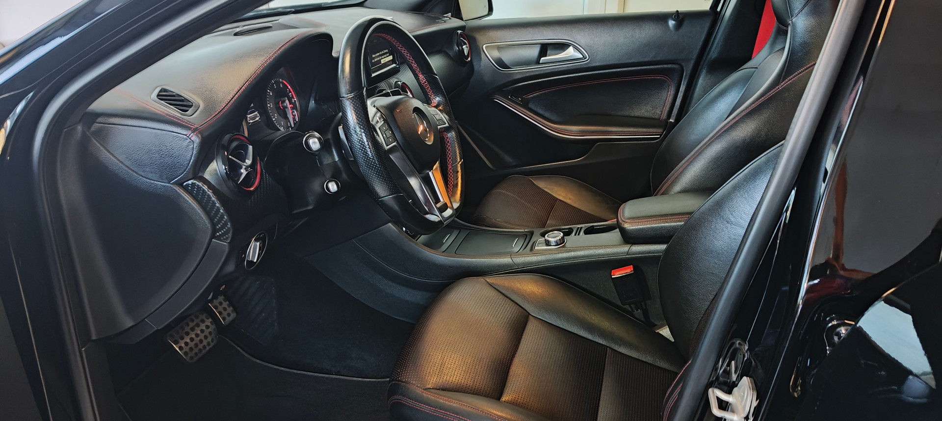 MERCEDES-BENZ A 250 Sport 7G-DCT-image-11