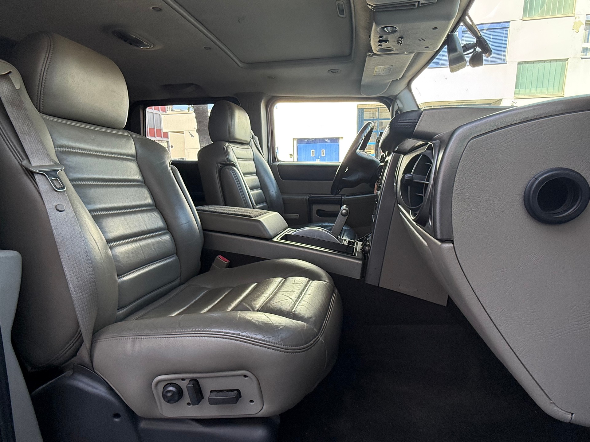 HUMMER H2 6.0 Luxury-image-12