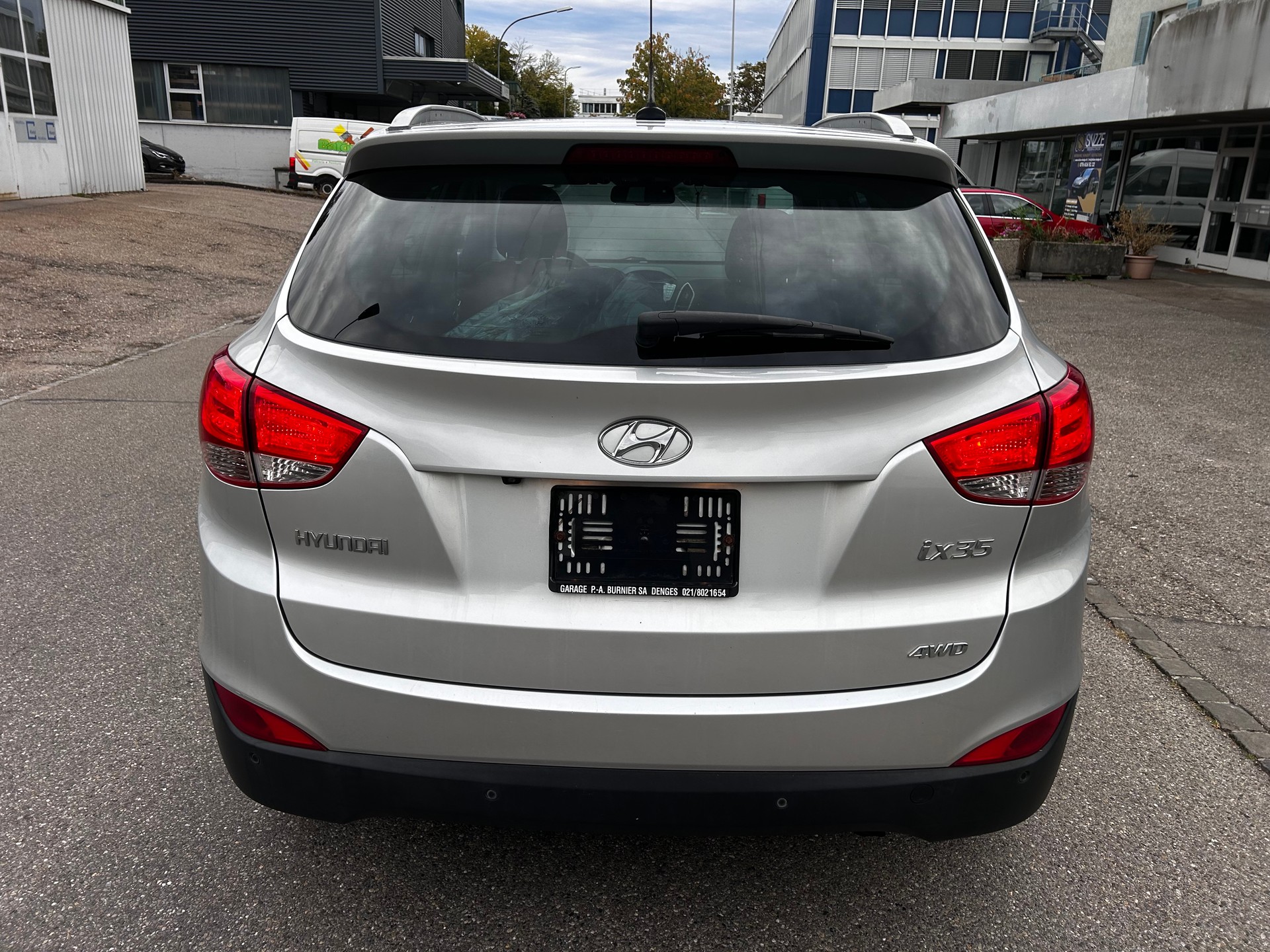 HYUNDAI iX 35 2.0 Premium 4WD Automatic-image-4