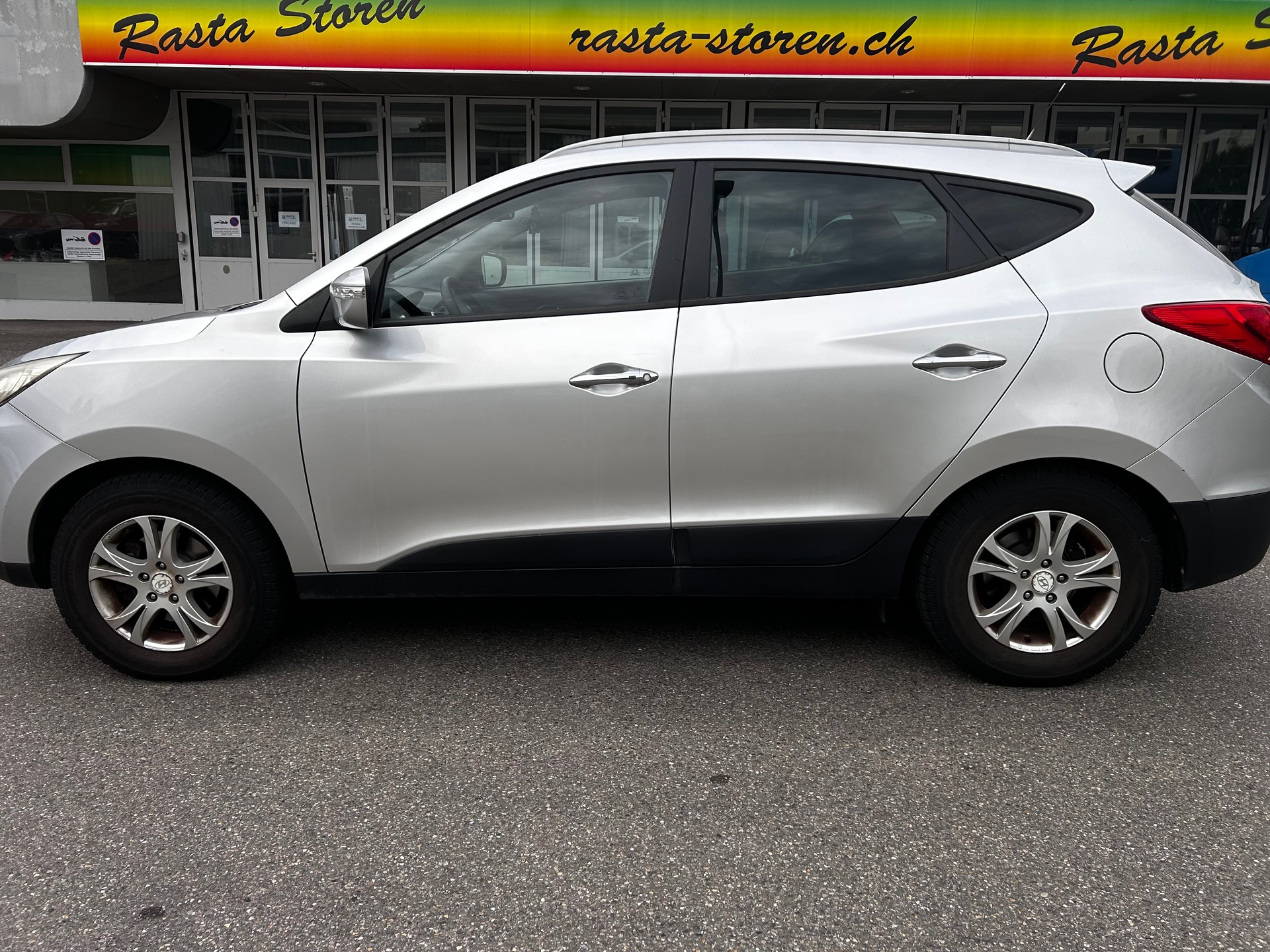 HYUNDAI iX 35 2.0 Premium 4WD Automatic-image-7