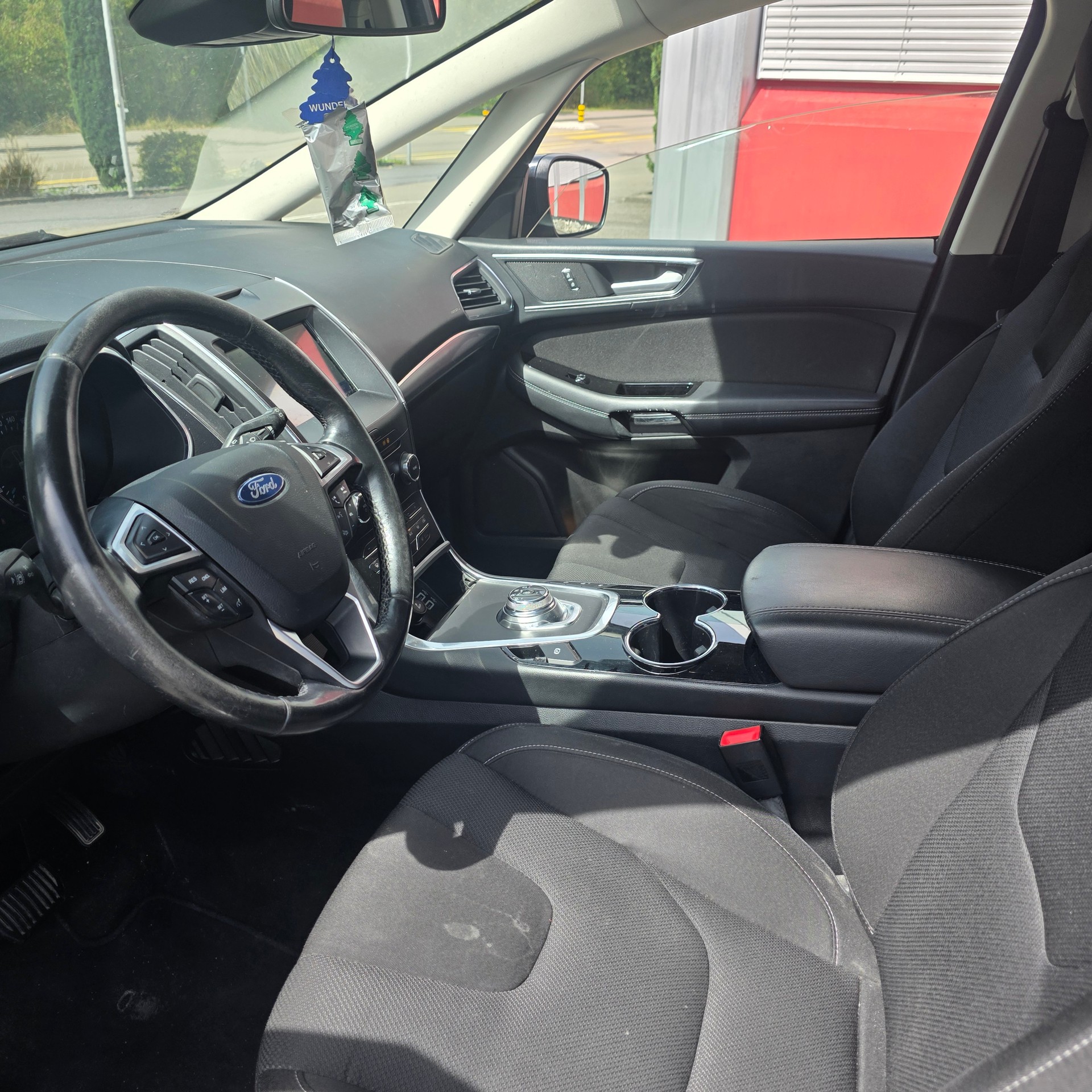 FORD S-Max 2.0 TDCi Titanium AWD Automatic-image-9