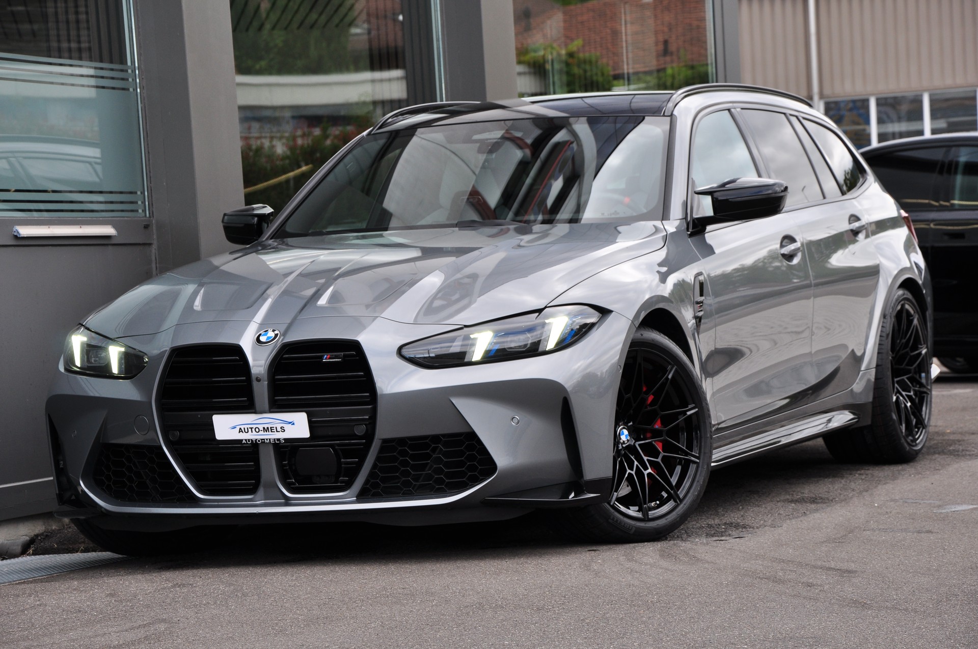 BMW M3 Touring xDrive Competition M-showroom-element-2