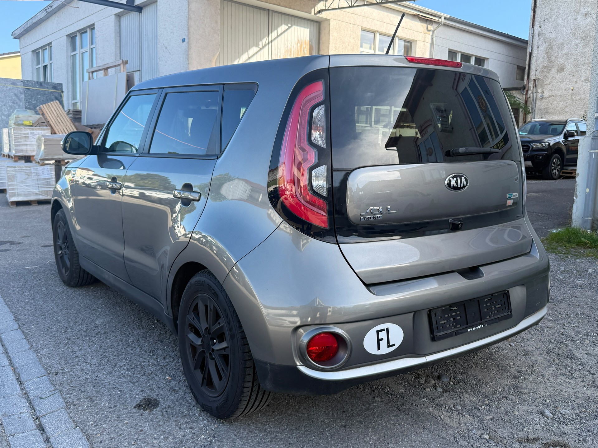 KIA Soul EV Trend-image-4