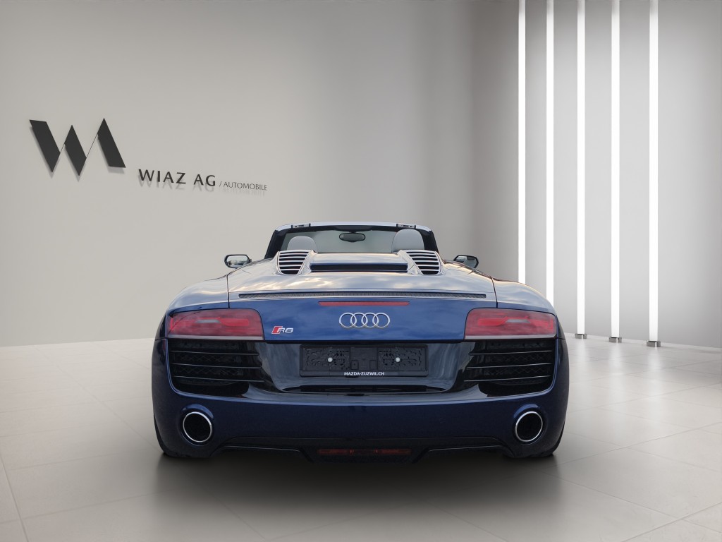 AUDI R8 Spyder 5.2 FSI V10 quattro S-Tronic-image-15